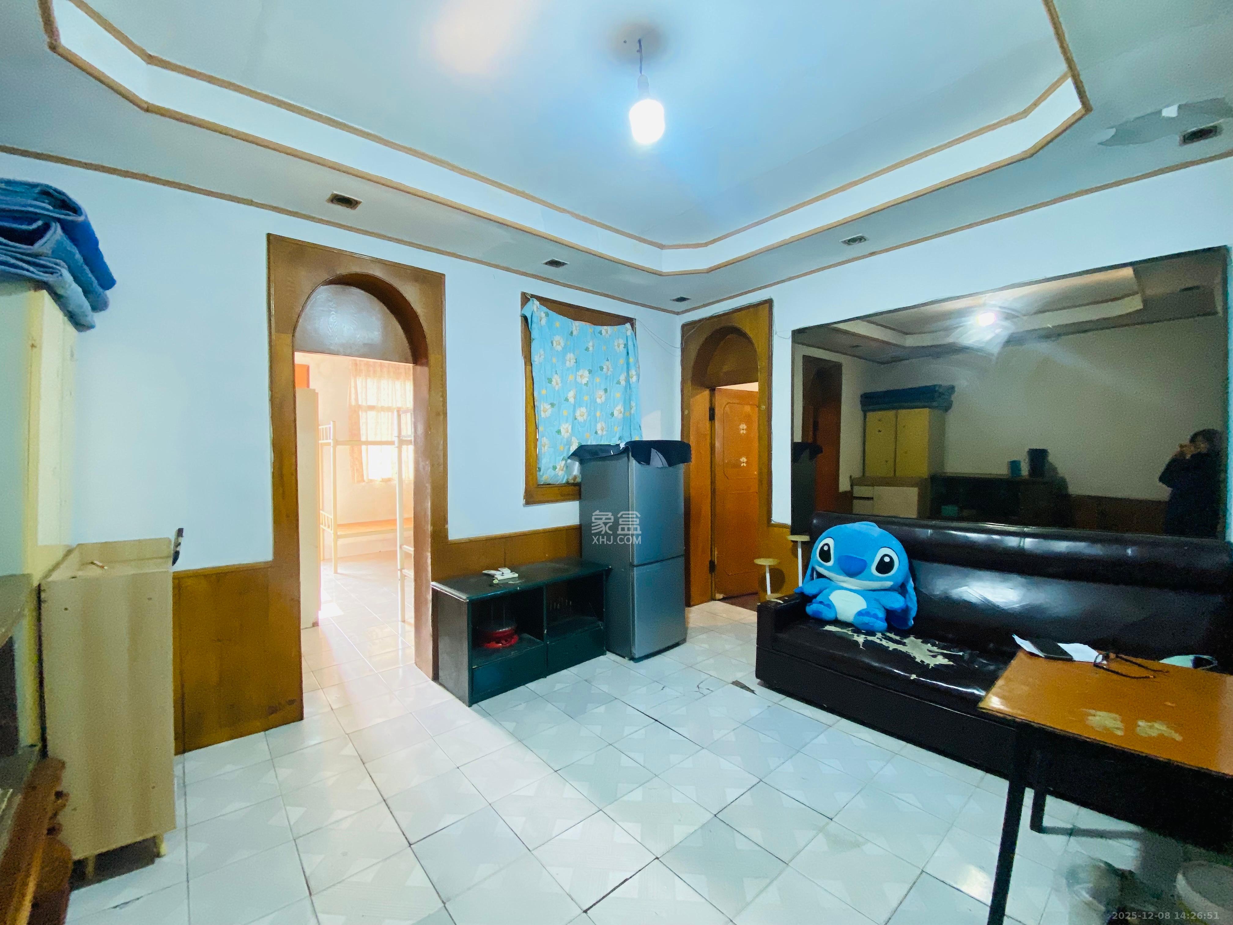 高正街税务局宿舍  2室1厅1卫    1400.0元/月