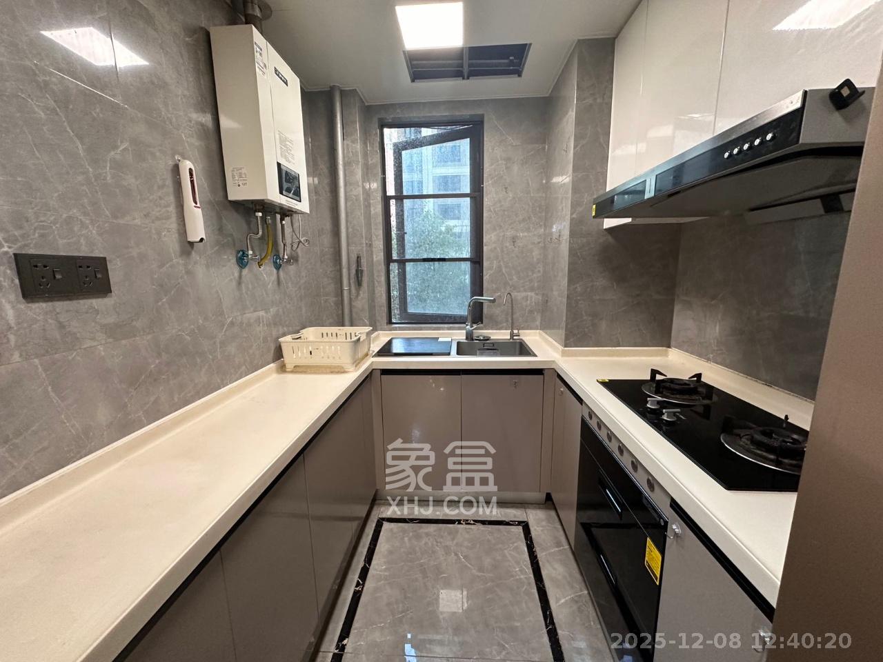 卓越江岸  4室2厅2卫    4500.0元/月室内图