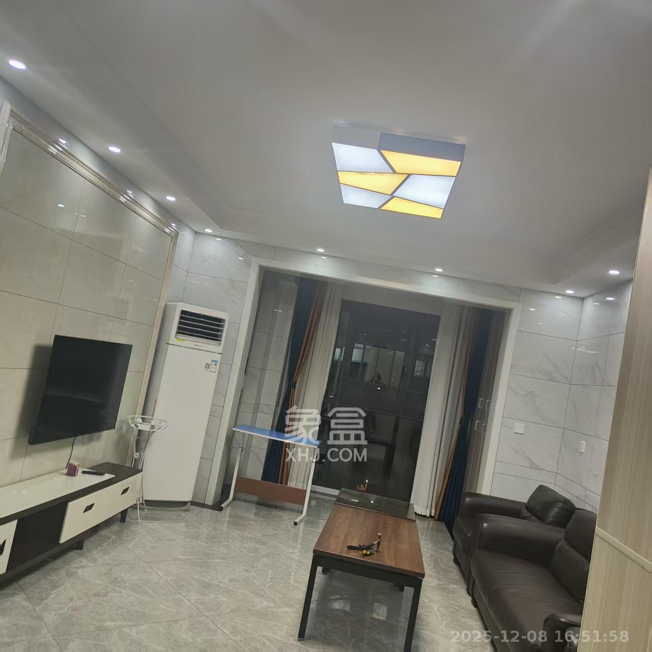 洋湖明园一期  2室1厅1卫    1800.0元/月