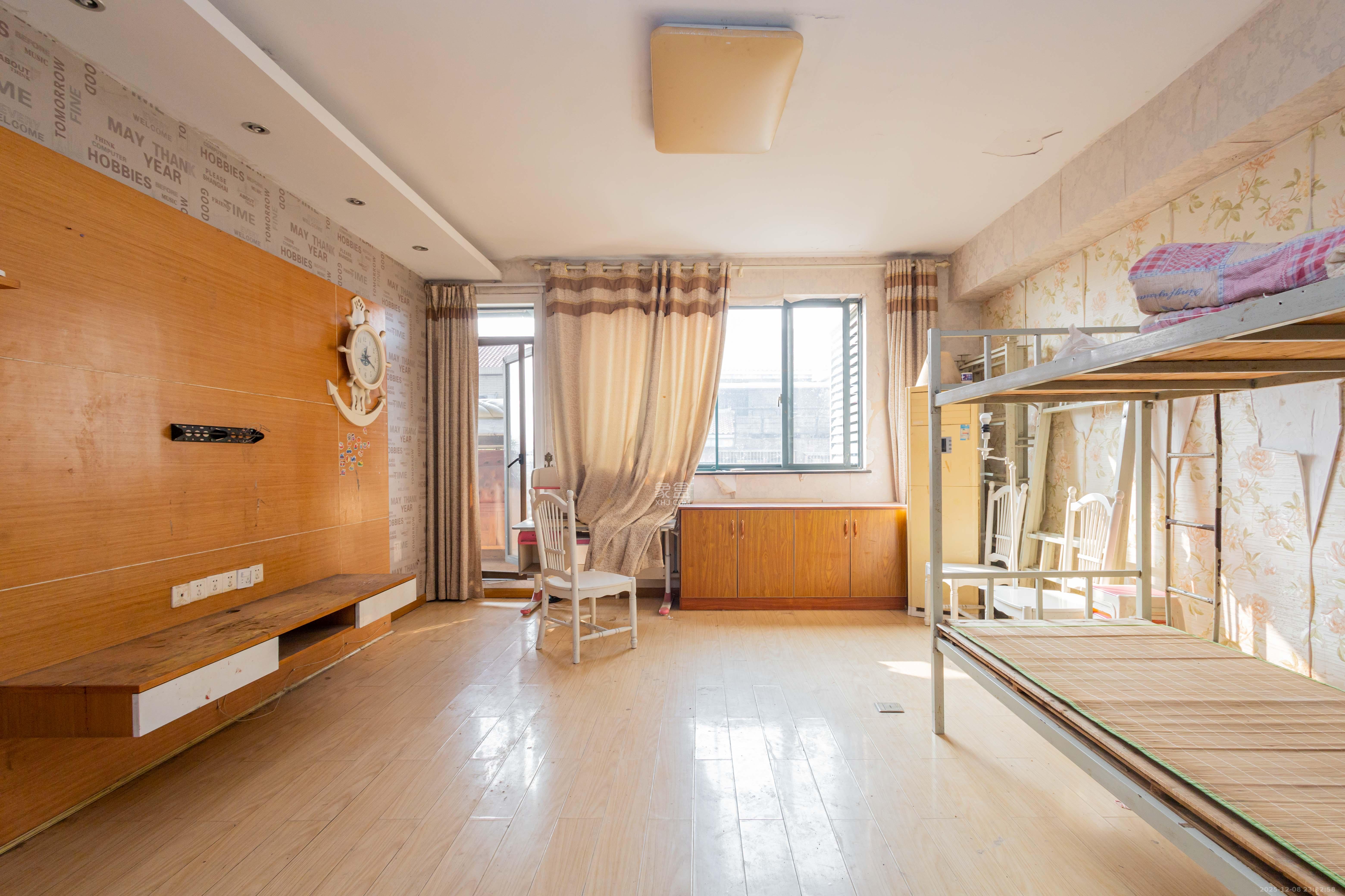 东业早安星城  5室2厅3卫    79.8万