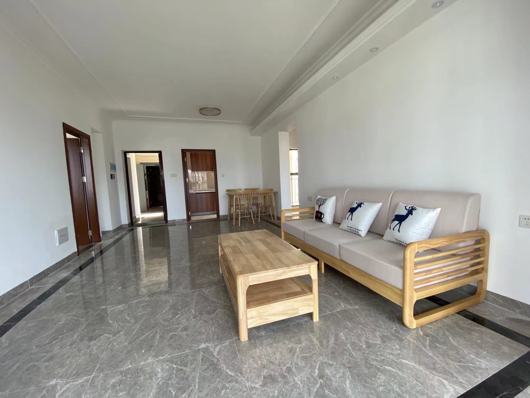 粤泰滨江花园  2室2厅1卫    130.0万