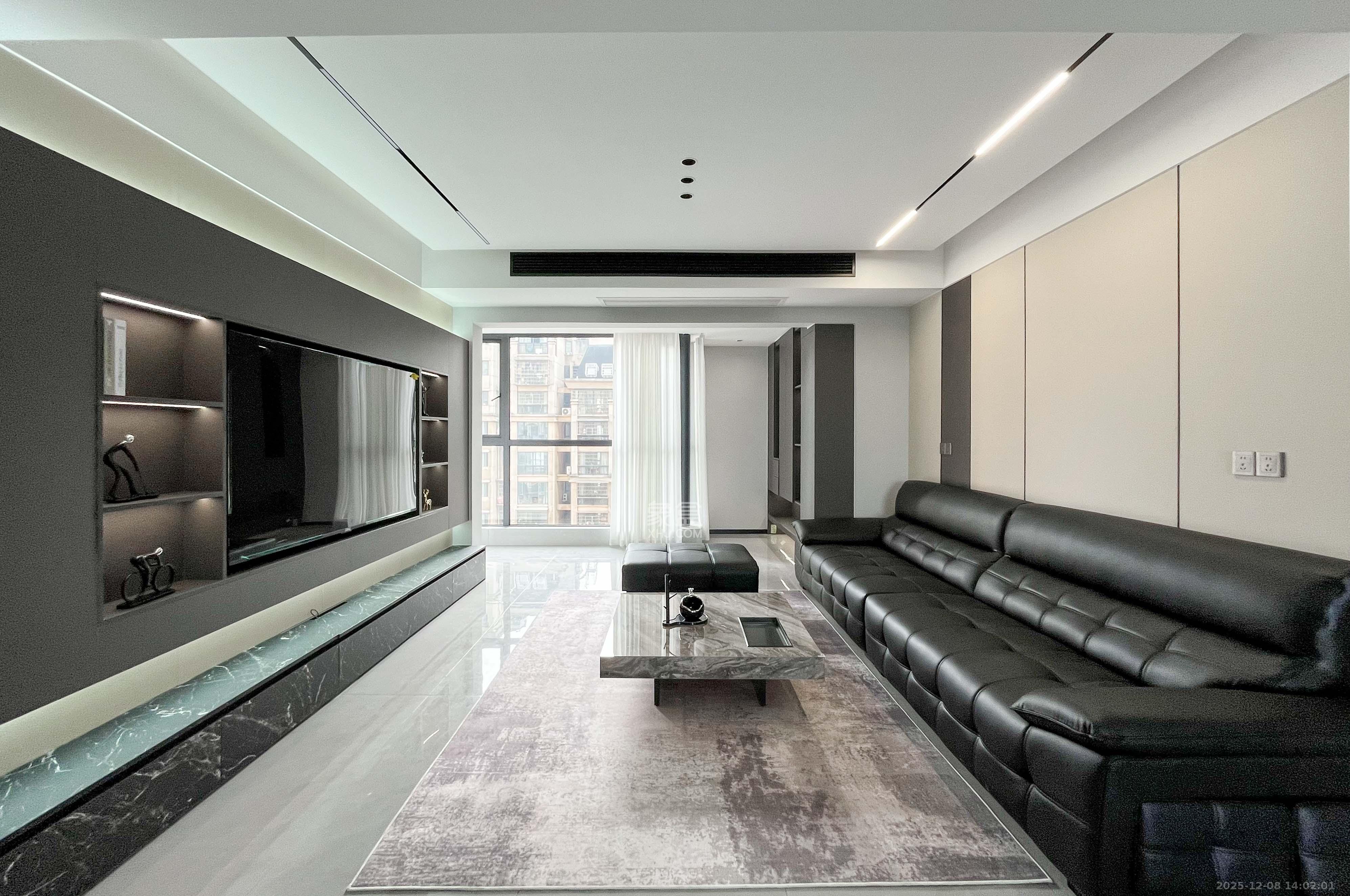 翡翠华庭  4室2厅2卫    128.0万