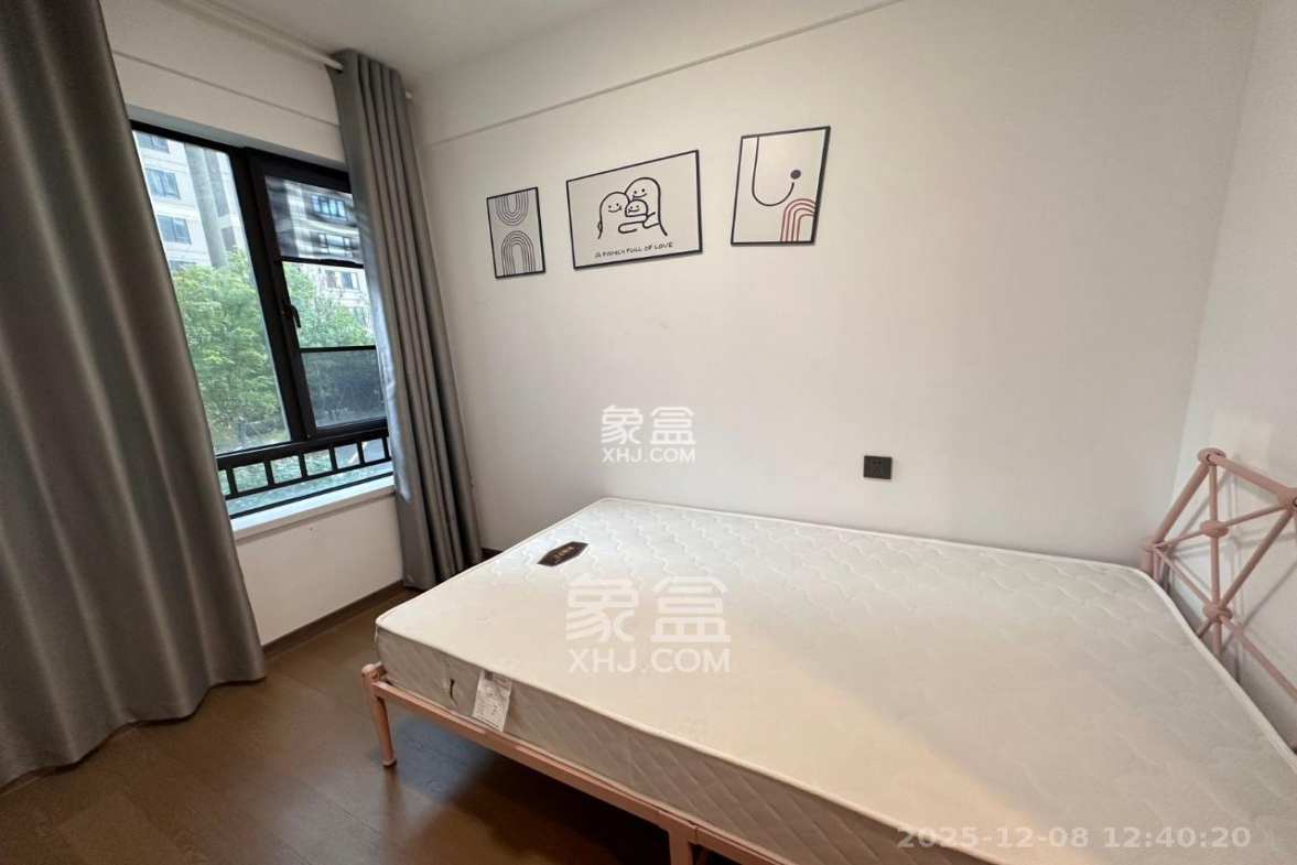 卓越江岸 4室2厅2卫 4500.0元/月 卓越江岸 4室2厅2卫 4500.0元/月室内图