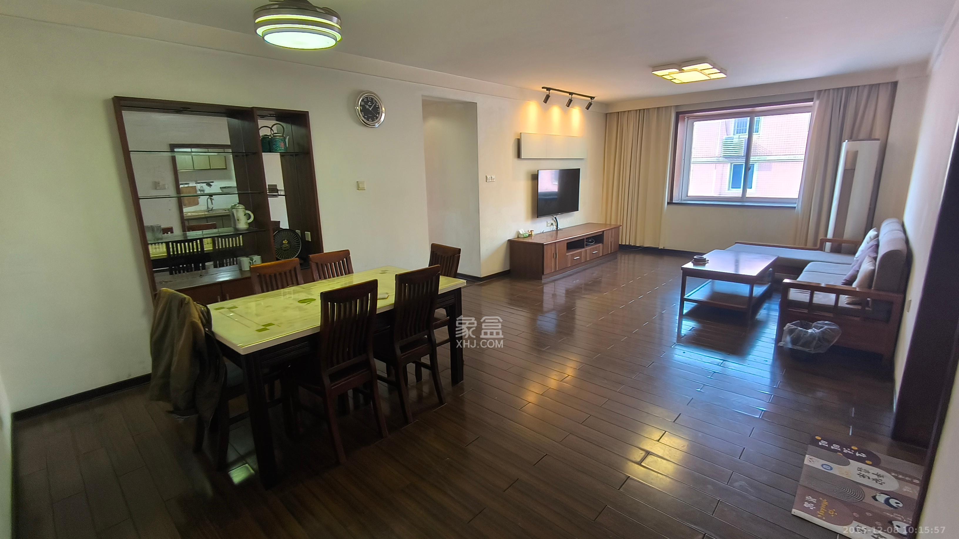 森宇佳园  3室2厅1卫    2700.0元/月