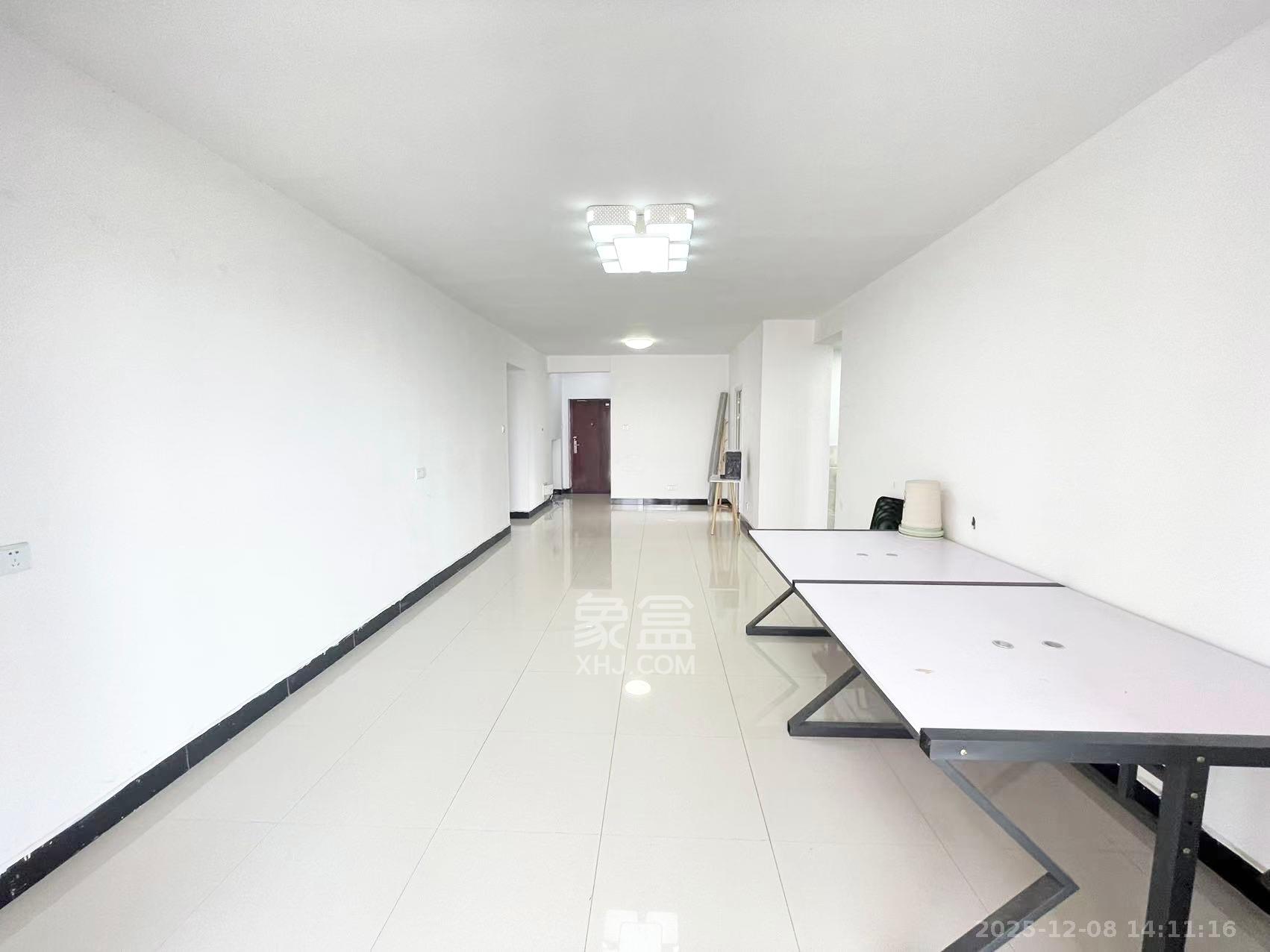 保利麓谷林语F区  4室2厅2卫    2400.0元/月室内图