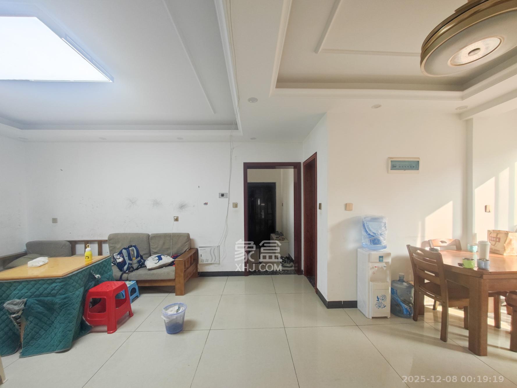 西湖鸿运佳苑  3室2厅2卫    85.8万