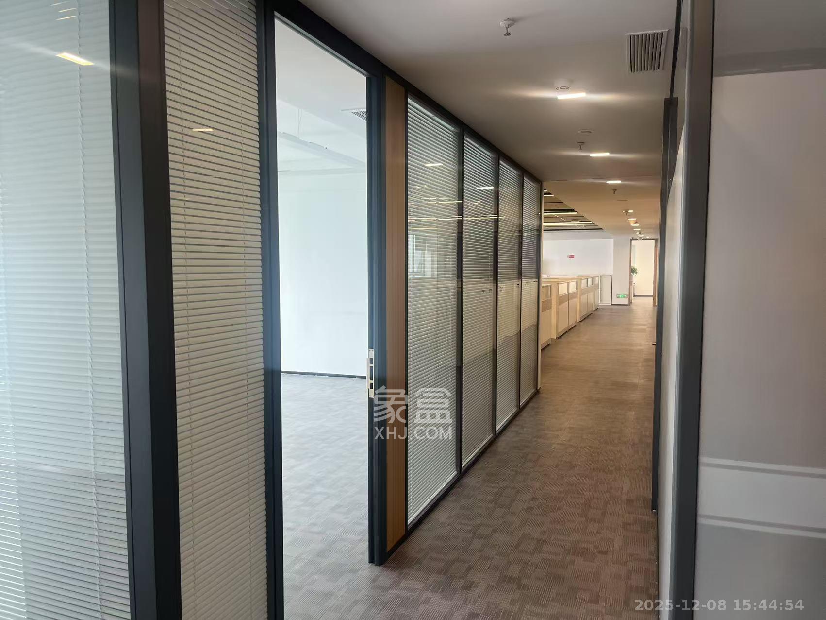 汇景发展环球中心   2252.36㎡      176000.0元/月室内图