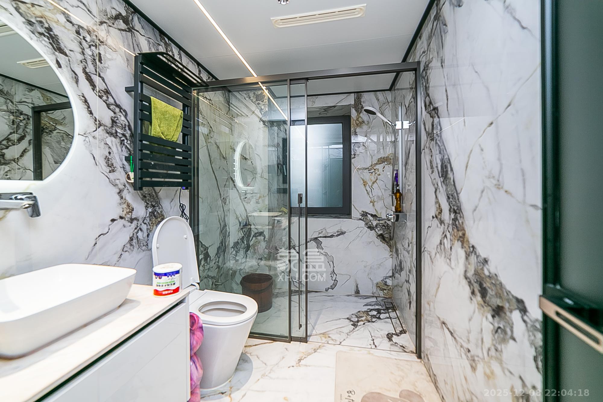 中建江山壹号  4室2厅2卫    708.0万卫生间