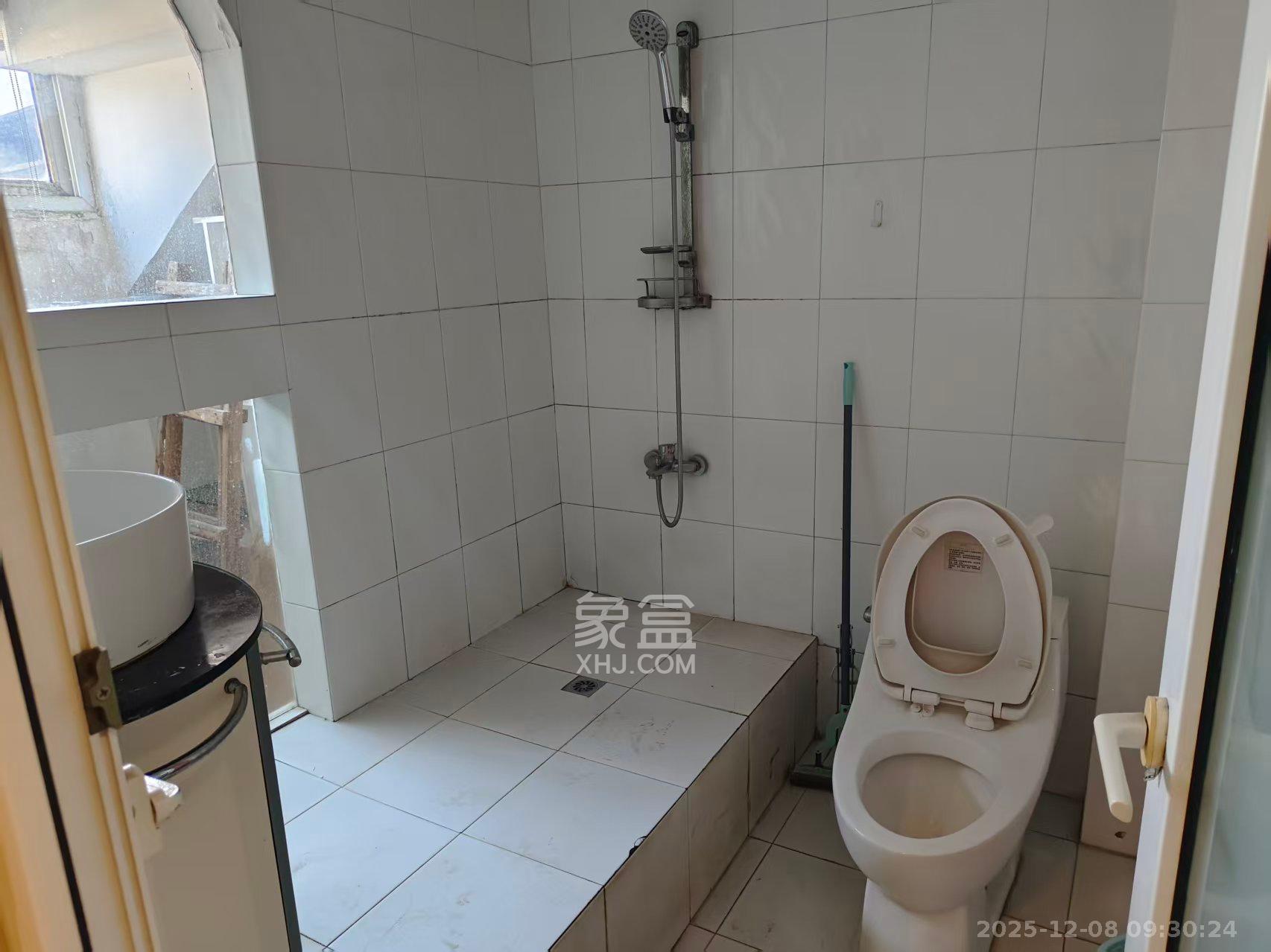 振湘园  4室2厅2卫    2000.0元/月室内图