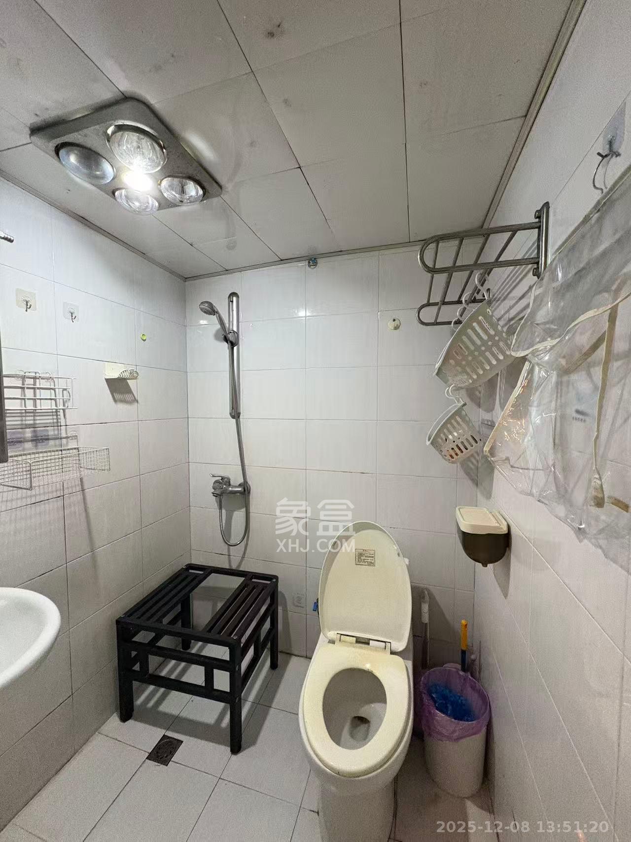 时代先锋 1室1厅1卫 1300.0元/月 时代先锋 1室1厅1卫 1300.0元/月室内图