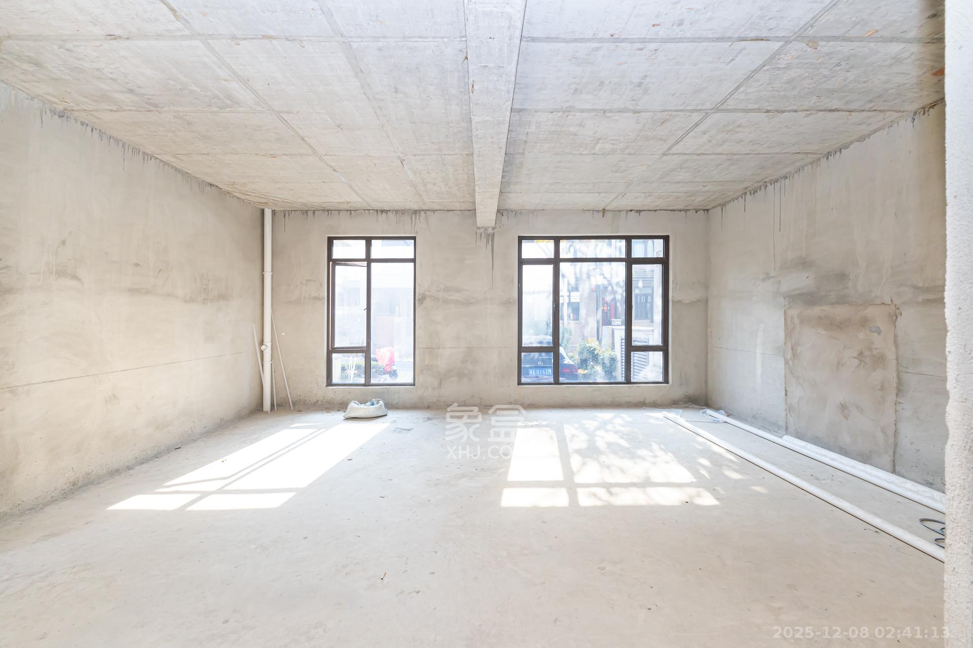 龙湖璟宸原著（龙湖紫宸）  6室3厅3卫    520.0万