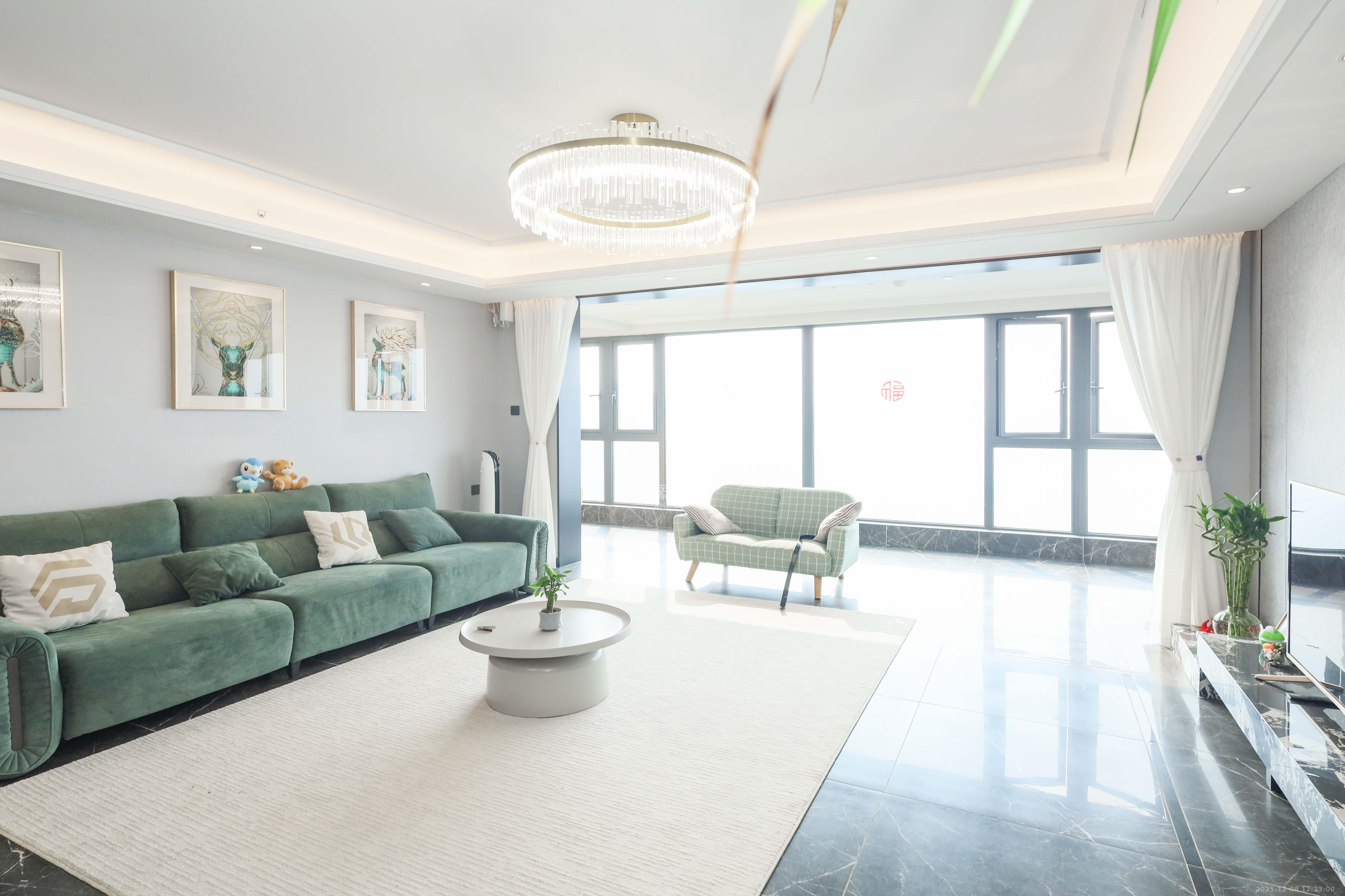 绿地麓云国际一期  5室2厅3卫    290.0万