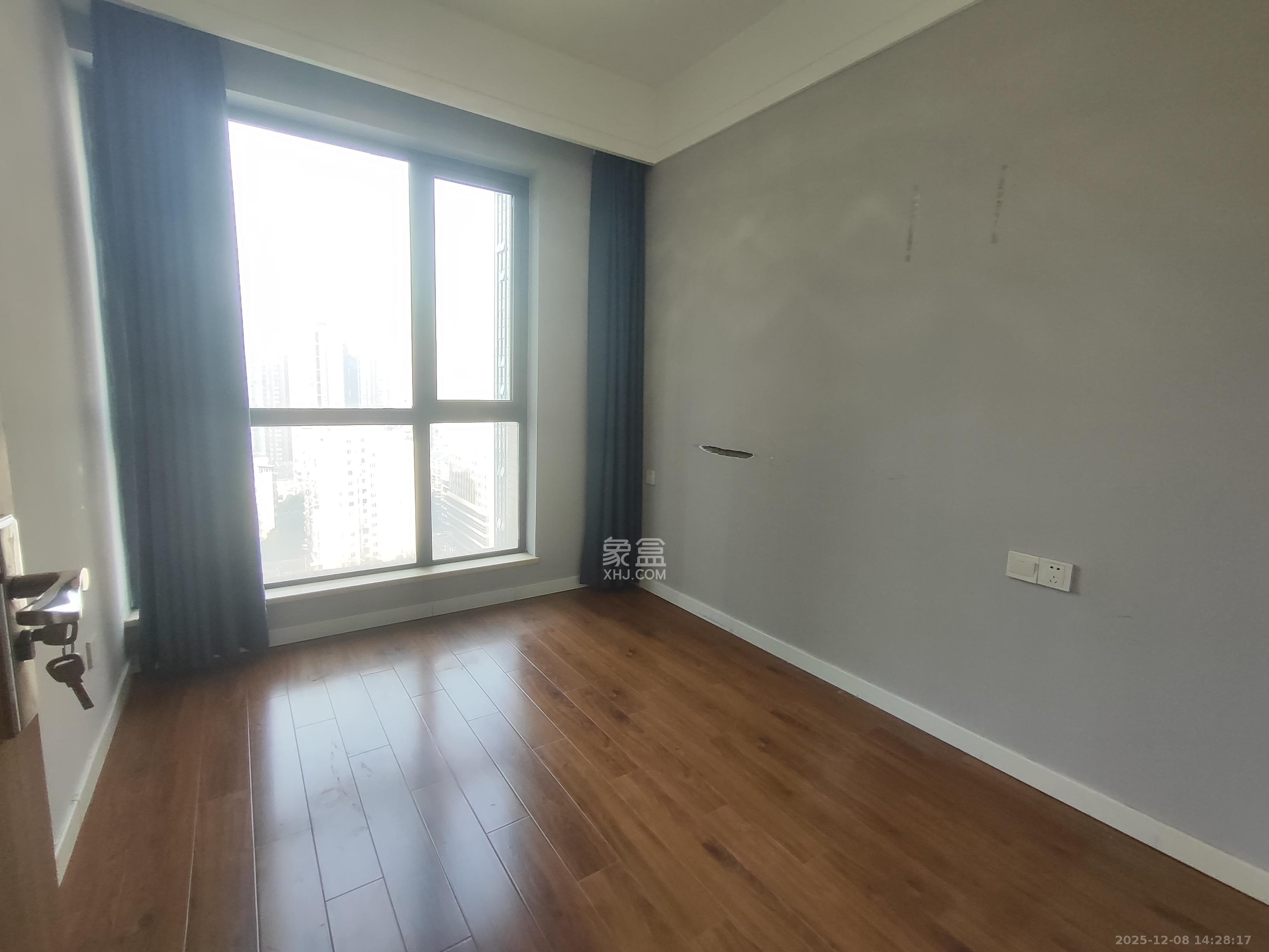 里约荟  3室2厅2卫    3400.0元/月