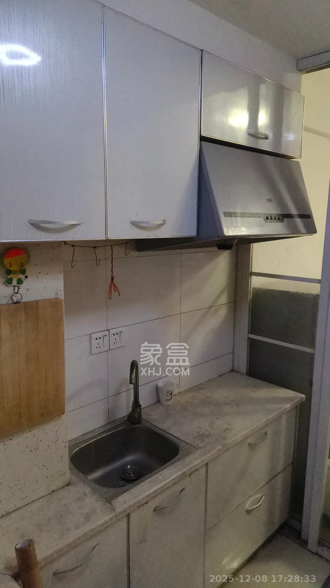 极目楚天  1室1厅1卫    1100.0元/月