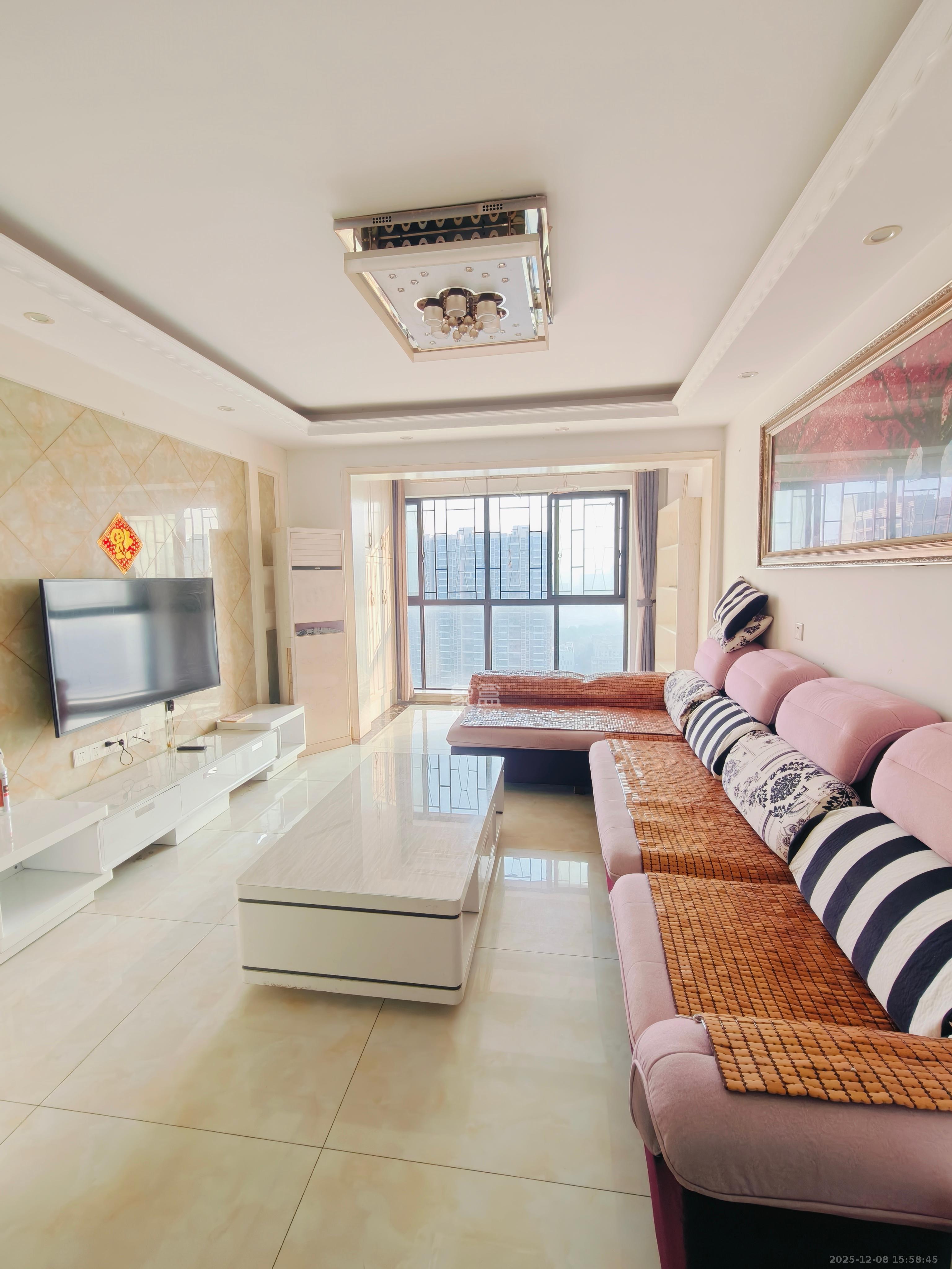 海洋半岛（月珑湾）  3室2厅1卫    2400.0元/月