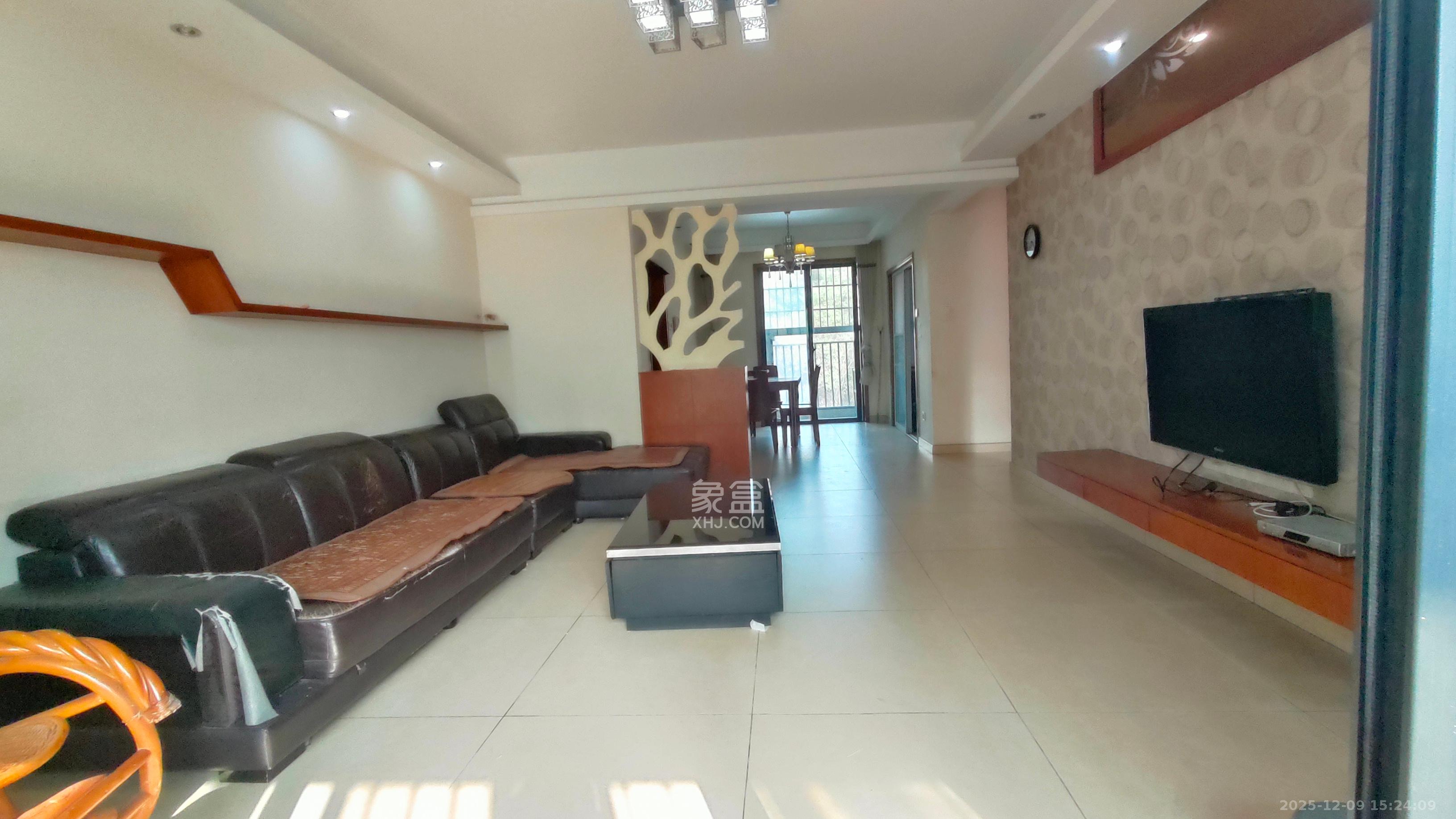 鹏基诺亚山林  3室2厅1卫    2200.0元/月