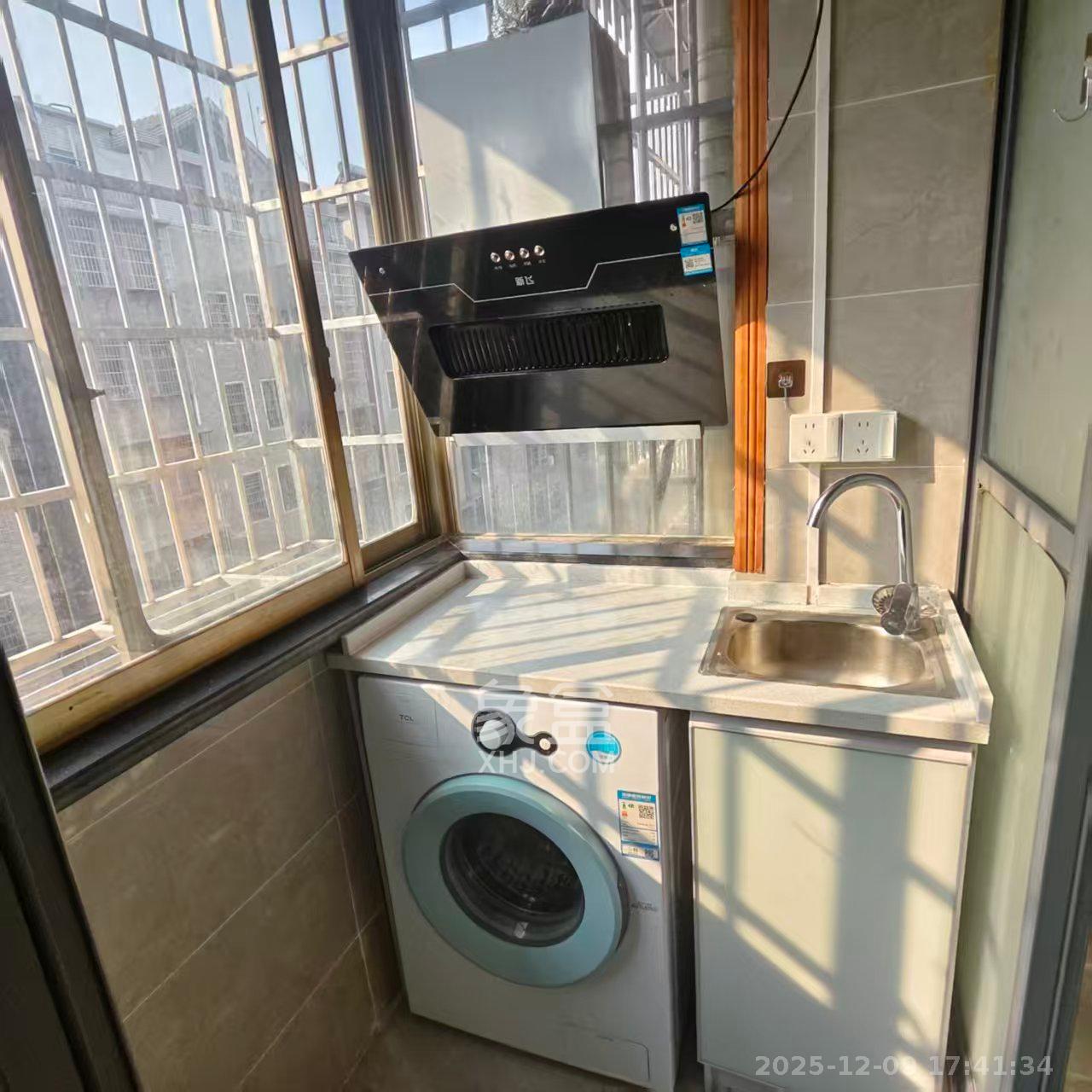 黄鹤小区2片  1室0厅0卫    1100.0元/月室内图