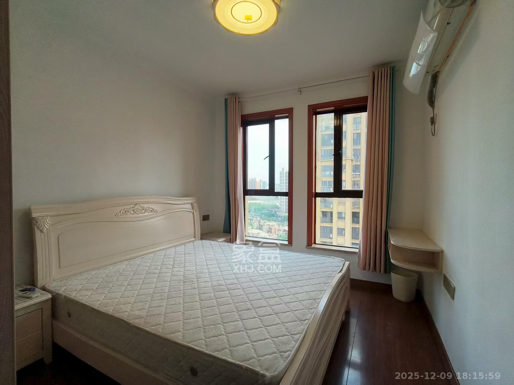 欧莱雅郡  3室2厅1卫    1900.0元/月室内图