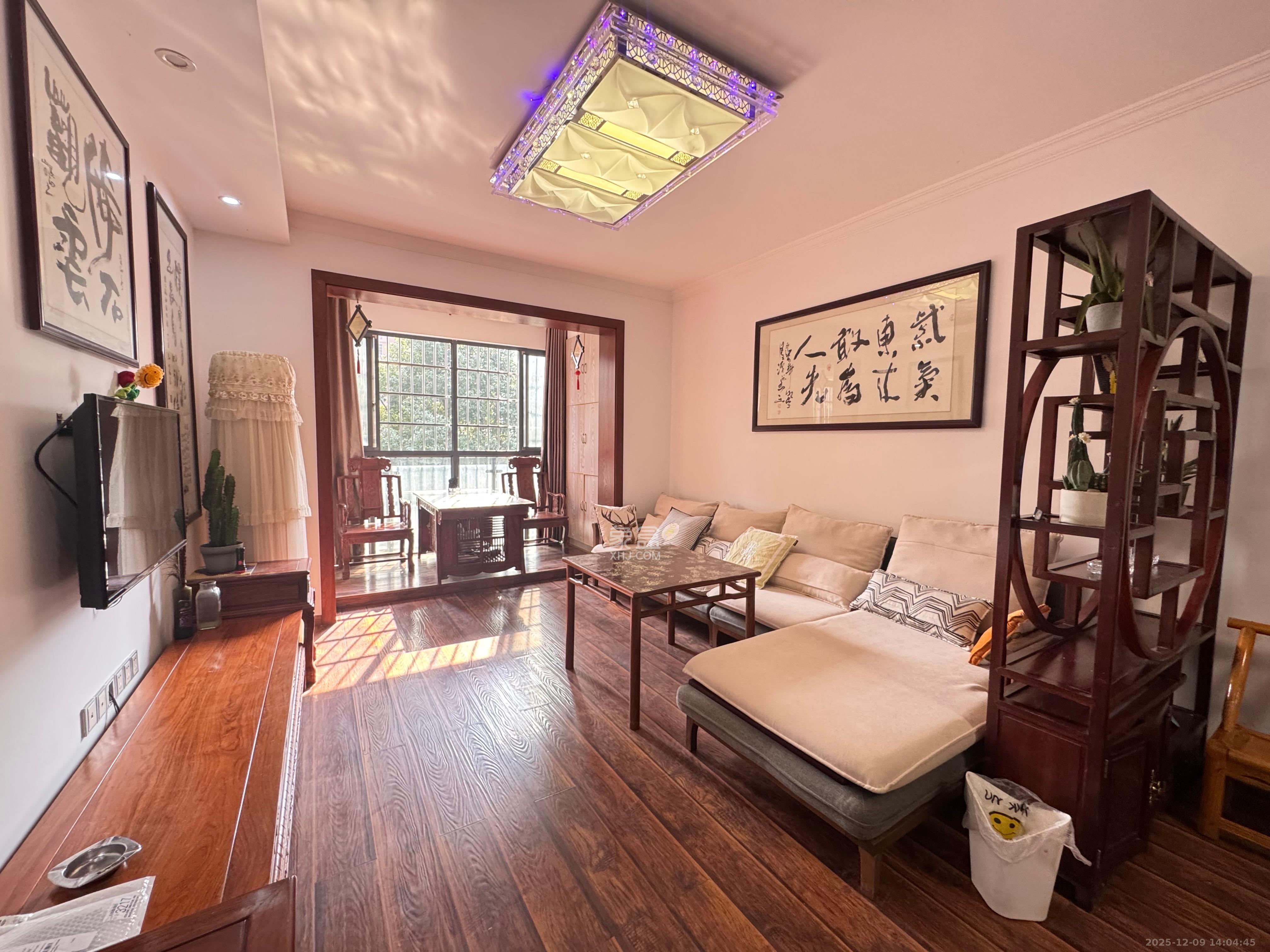 江河双水湾  3室1厅1卫    2500.0元/月