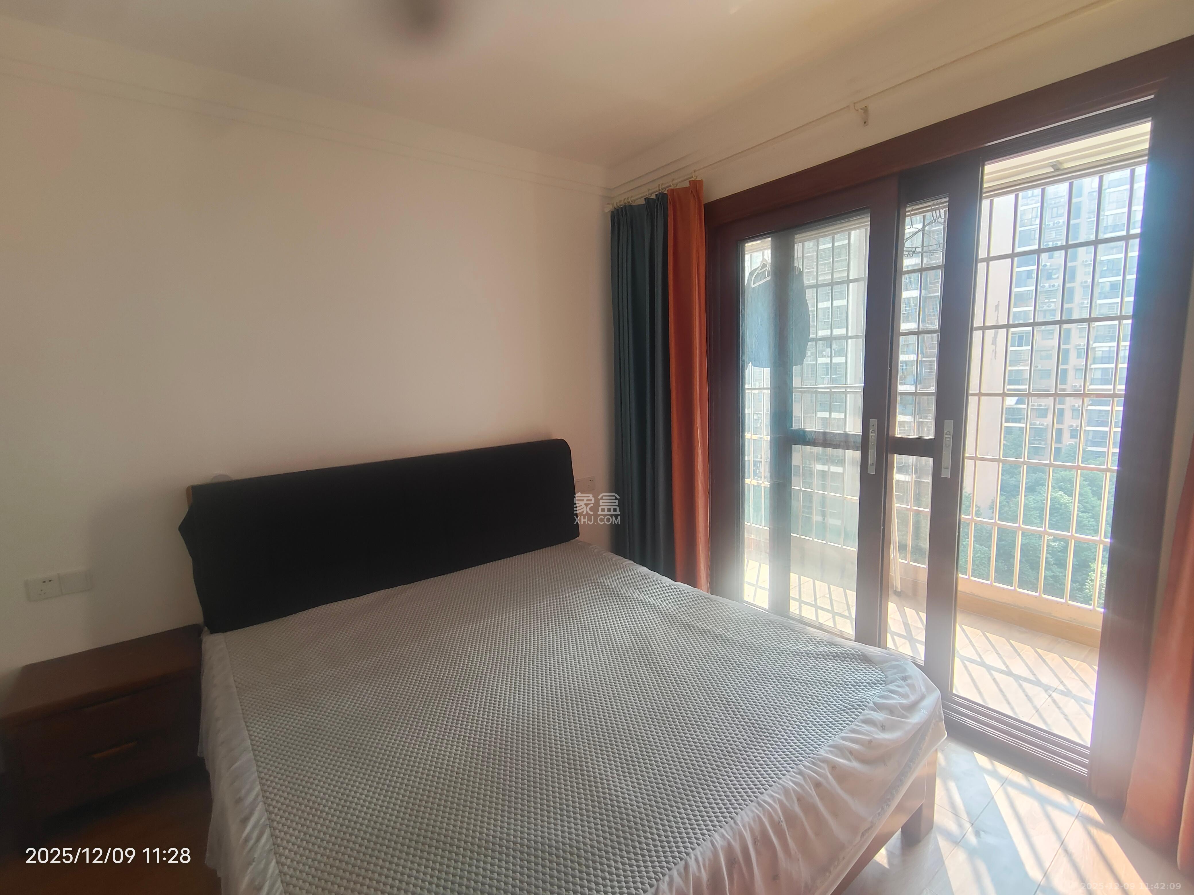 山水新城  3室2厅2卫    2500.0元/月室内图