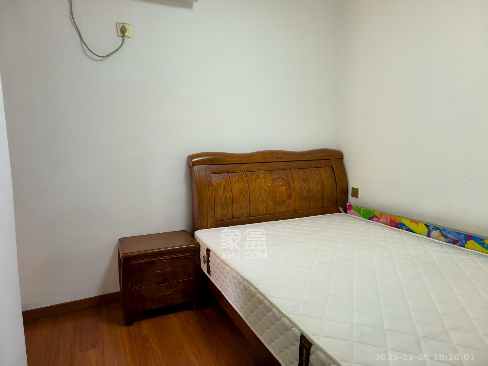 欧莱雅郡  3室2厅1卫    1900.0元/月室内图