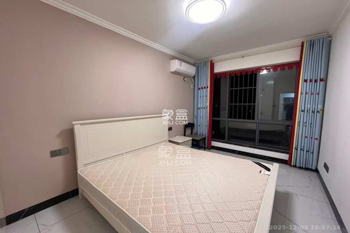 碧桂园南城首府(东宸林海) 3室2厅2卫 2200.0元/月 碧桂园南城首府(东宸林海) 3室2厅2卫 2200.0元/月室内图