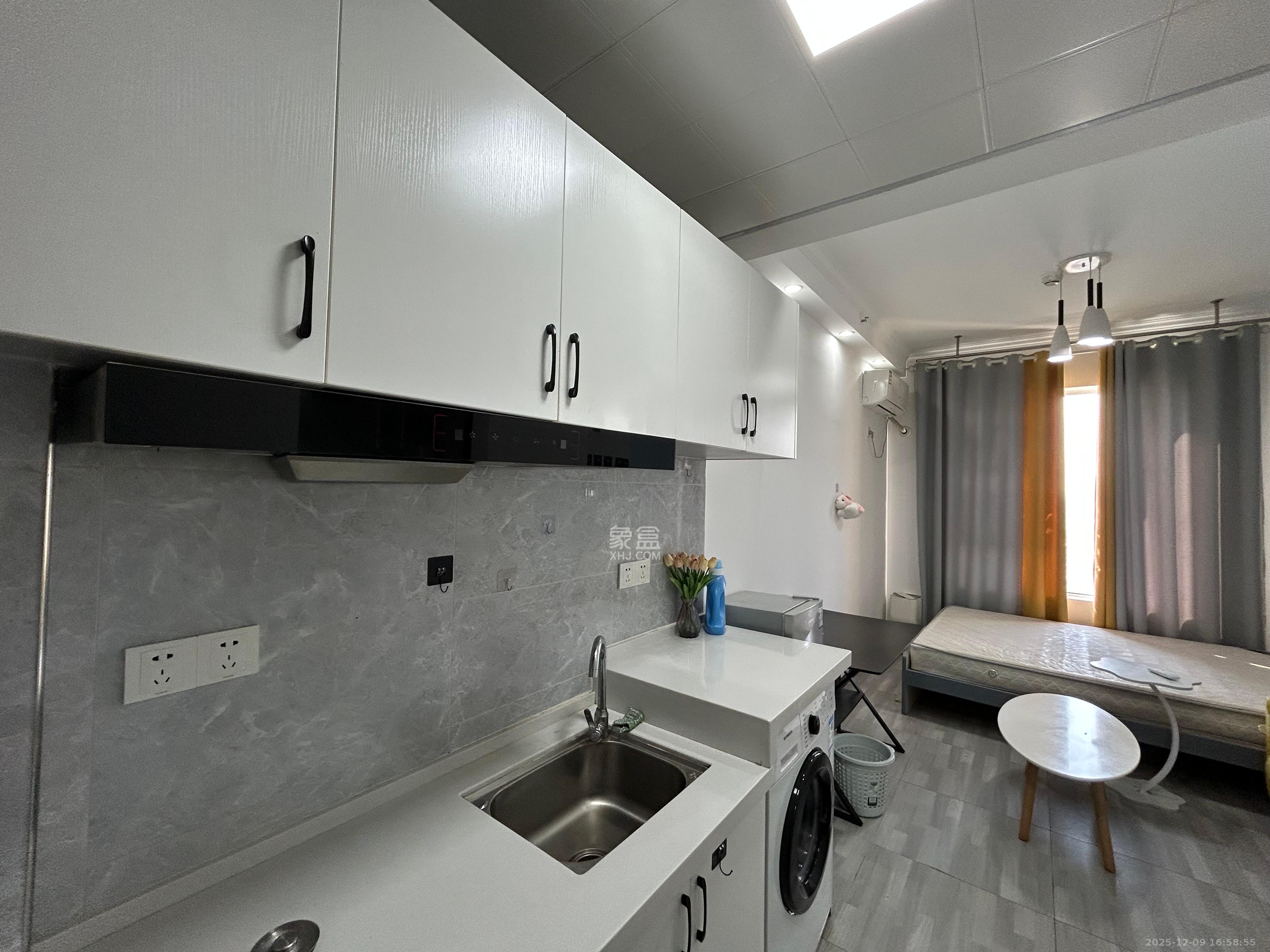 保利香槟国际  1室1厅1卫    1200.0元/月室内图