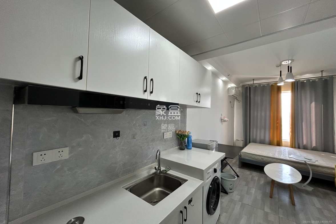 保利香槟国际 1室1厅1卫 1200.0元/月 保利香槟国际 1室1厅1卫 1200.0元/月室内图