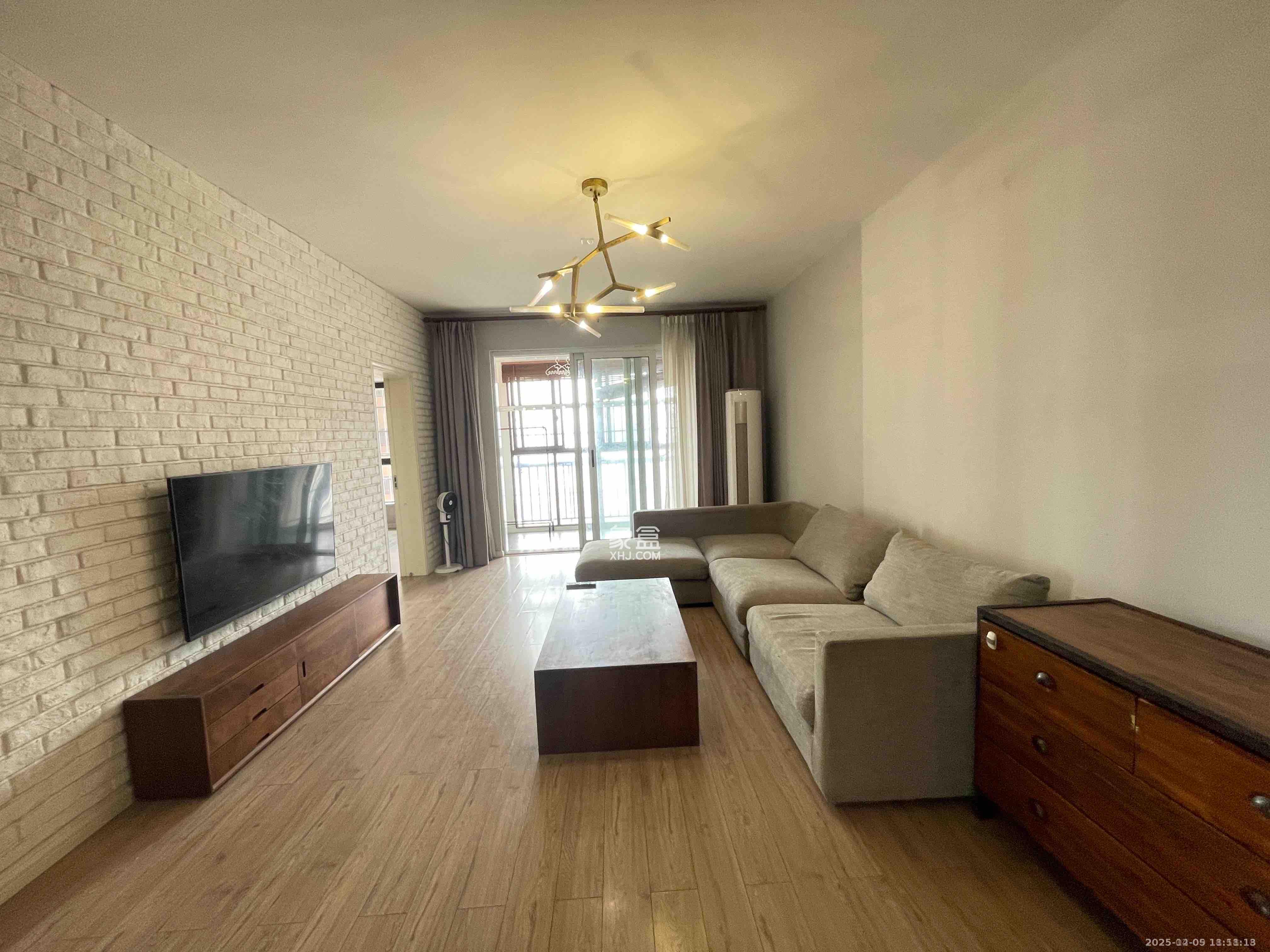 芒果天地(芒果雅苑)  3室2厅1卫    2400.0元/月