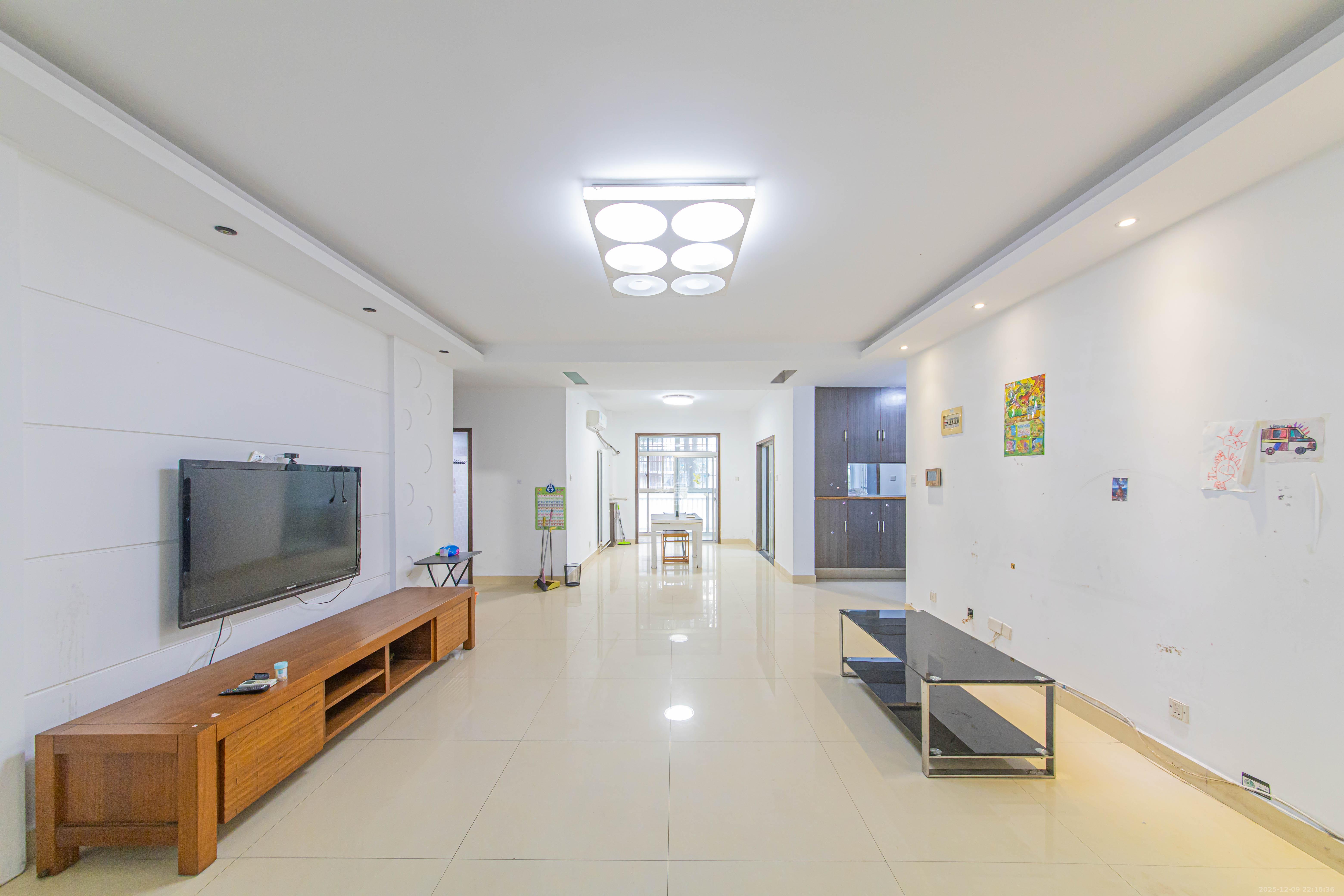 九峰小区（一二三四区）  4室2厅2卫    198.0万