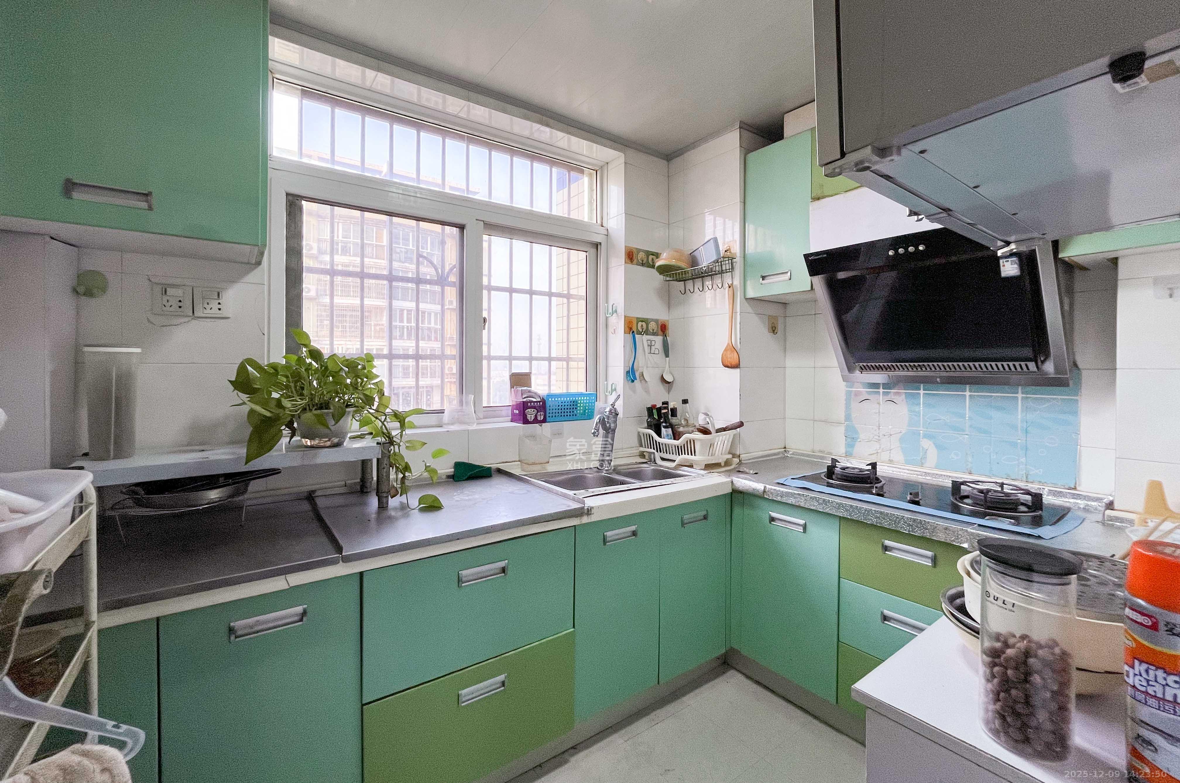 麓谷E家人 3室2厅2卫 80.0万 麓谷E家人 3室2厅2卫 80.0万厨房