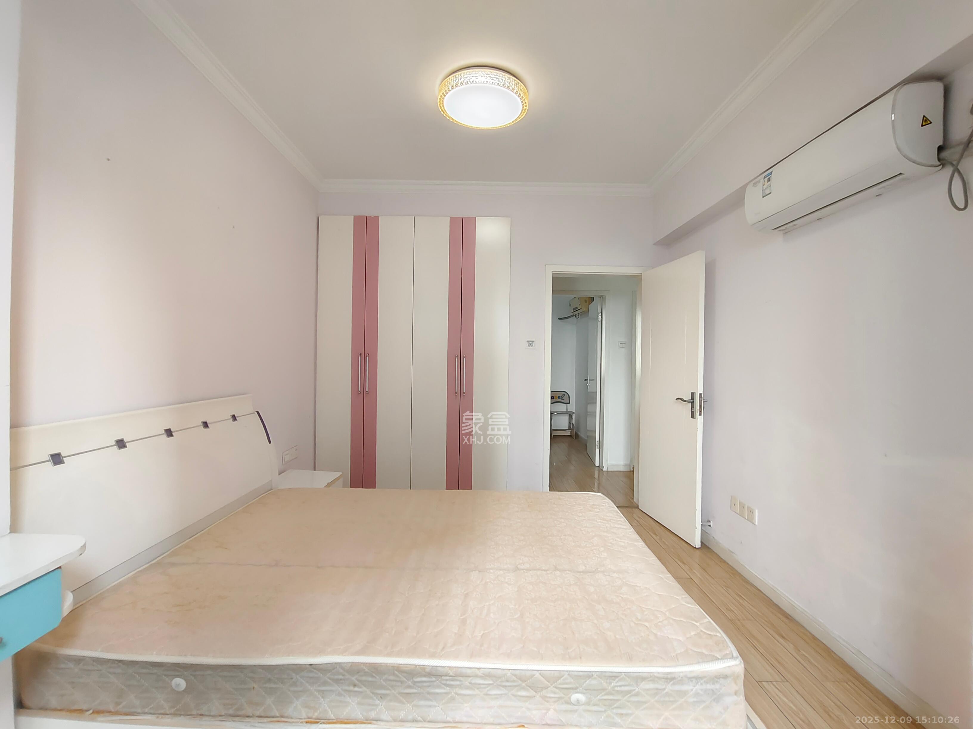 银港水晶城 2室2厅1卫 2200.0元/月 银港水晶城 2室2厅1卫 2200.0元/月室内图