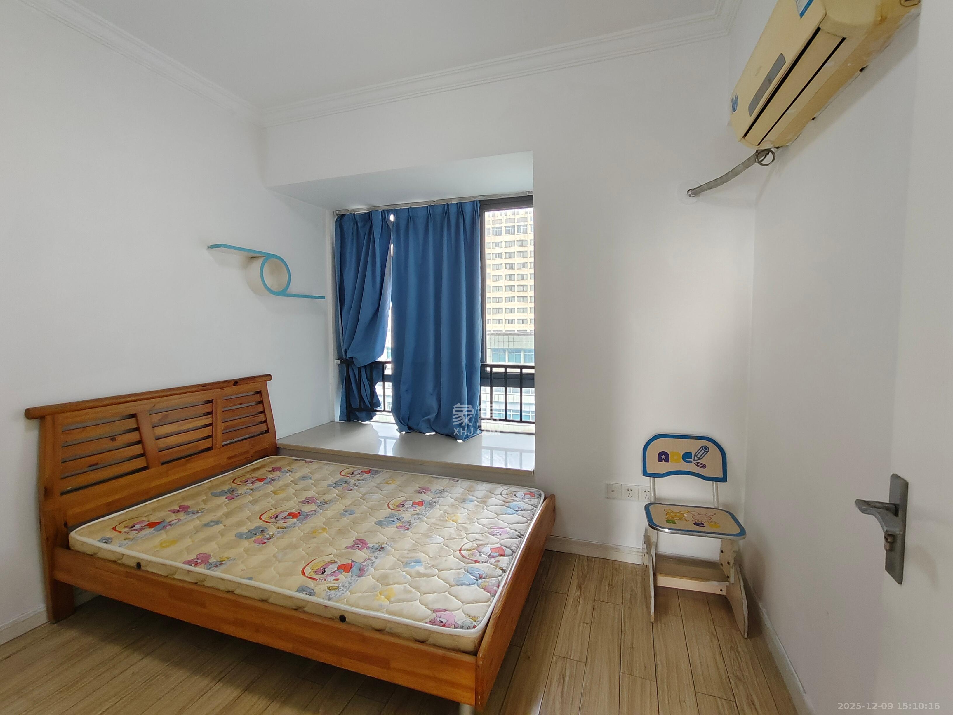 银港水晶城 2室2厅1卫 2200.0元/月 银港水晶城 2室2厅1卫 2200.0元/月室内图