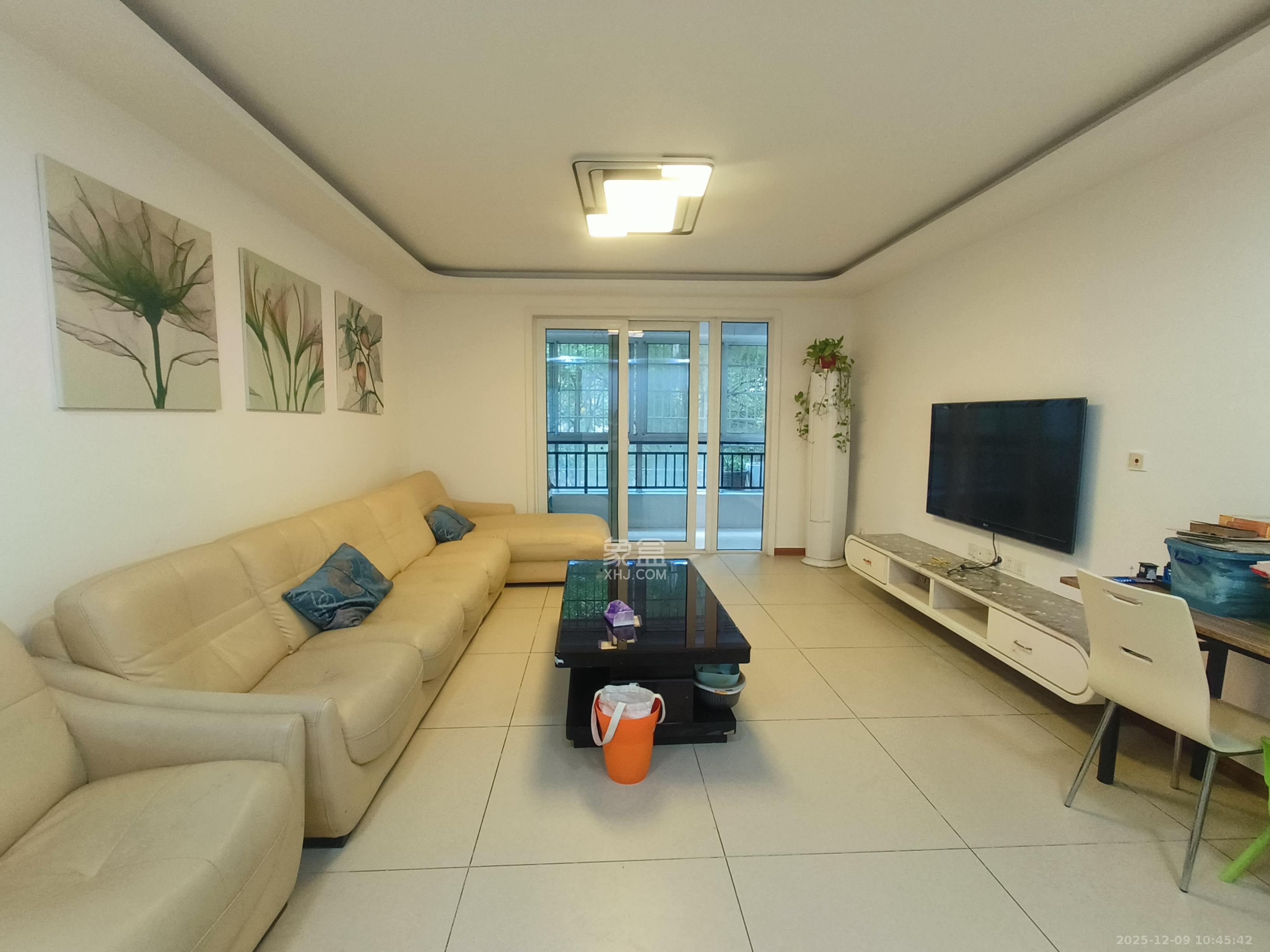 万国城（当代满庭春MOMA）二期  3室2厅2卫    2500.0元/月