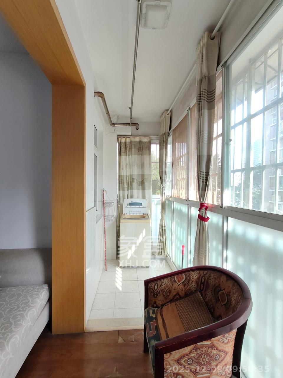 风华四季园  1室2厅1卫    2200.0元/月室内图