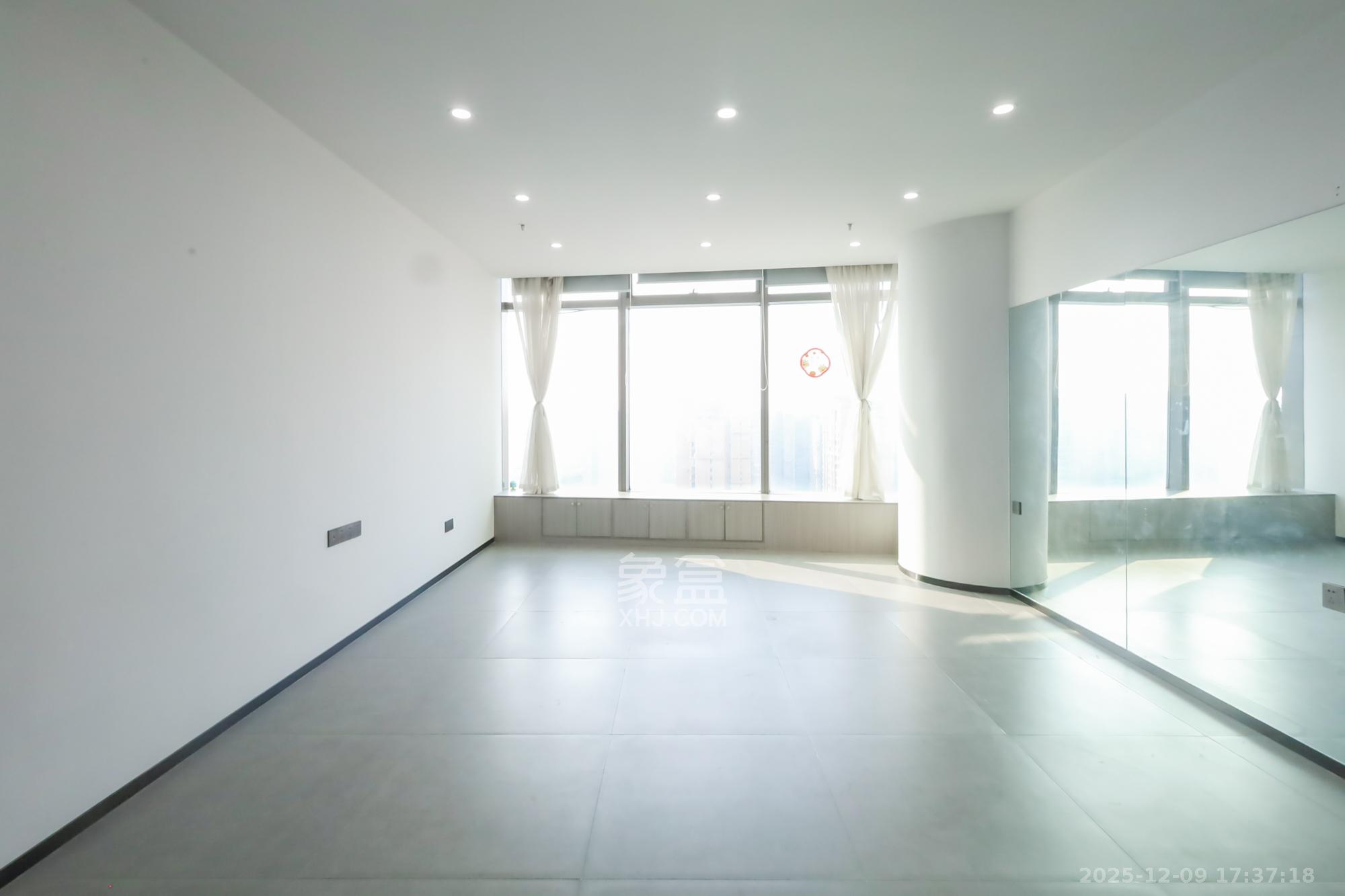 世茂铂曼  1室1厅1卫    48.0万