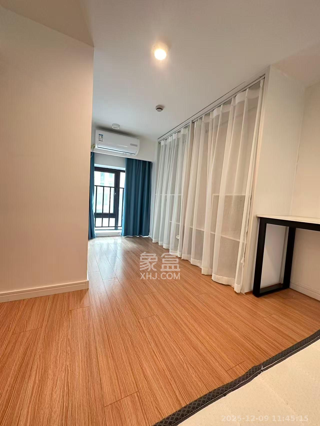 卓越江岸  2室2厅1卫    2200.0元/月室内图