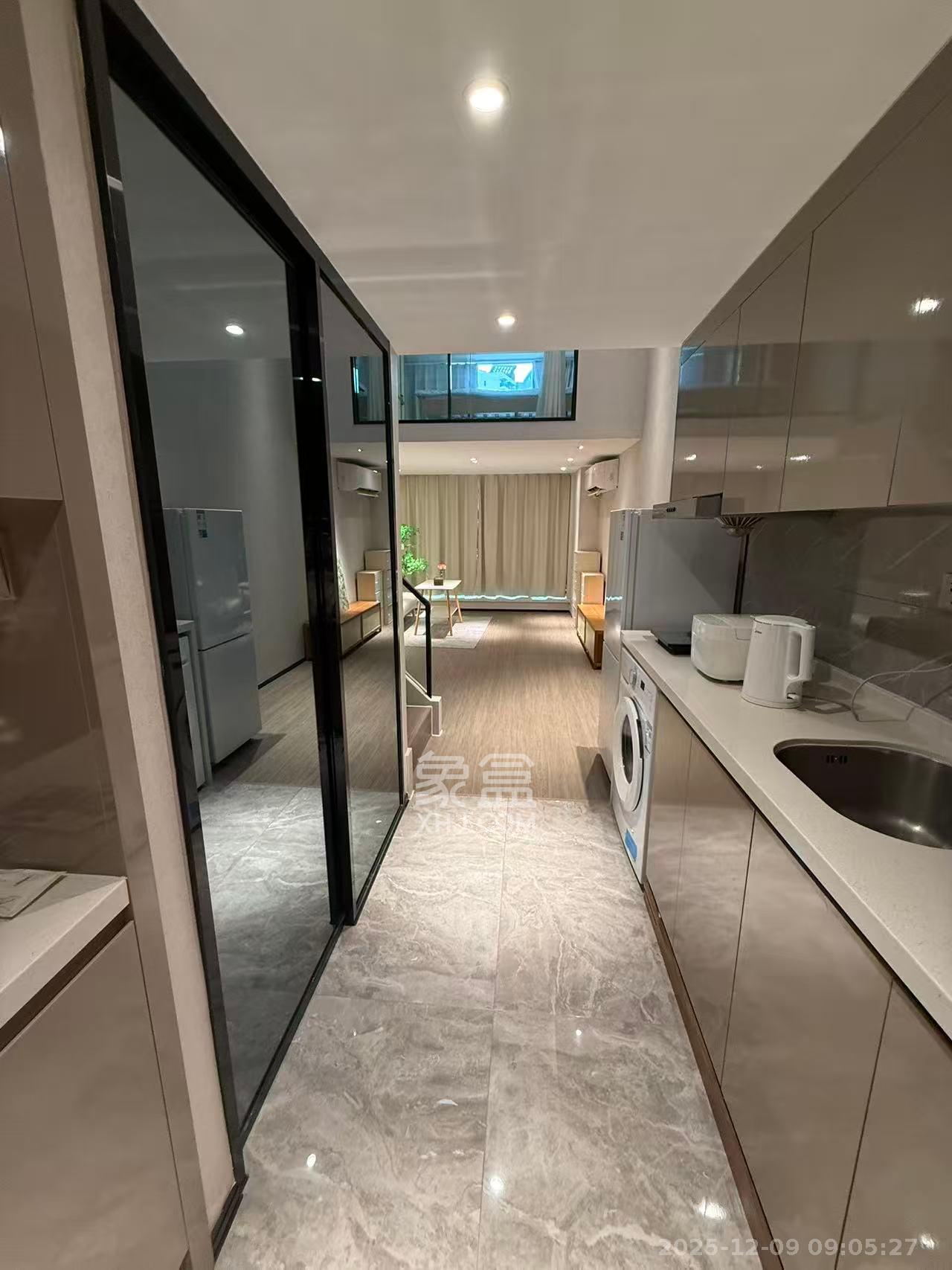 中一鲲出（鲲鹏府）  2室2厅1卫    2300.0元/月室内图