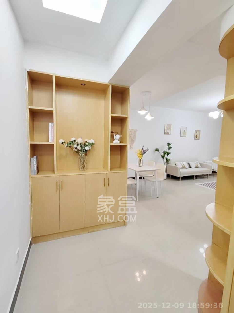 未来现代城  2室2厅1卫    1980.0元/月