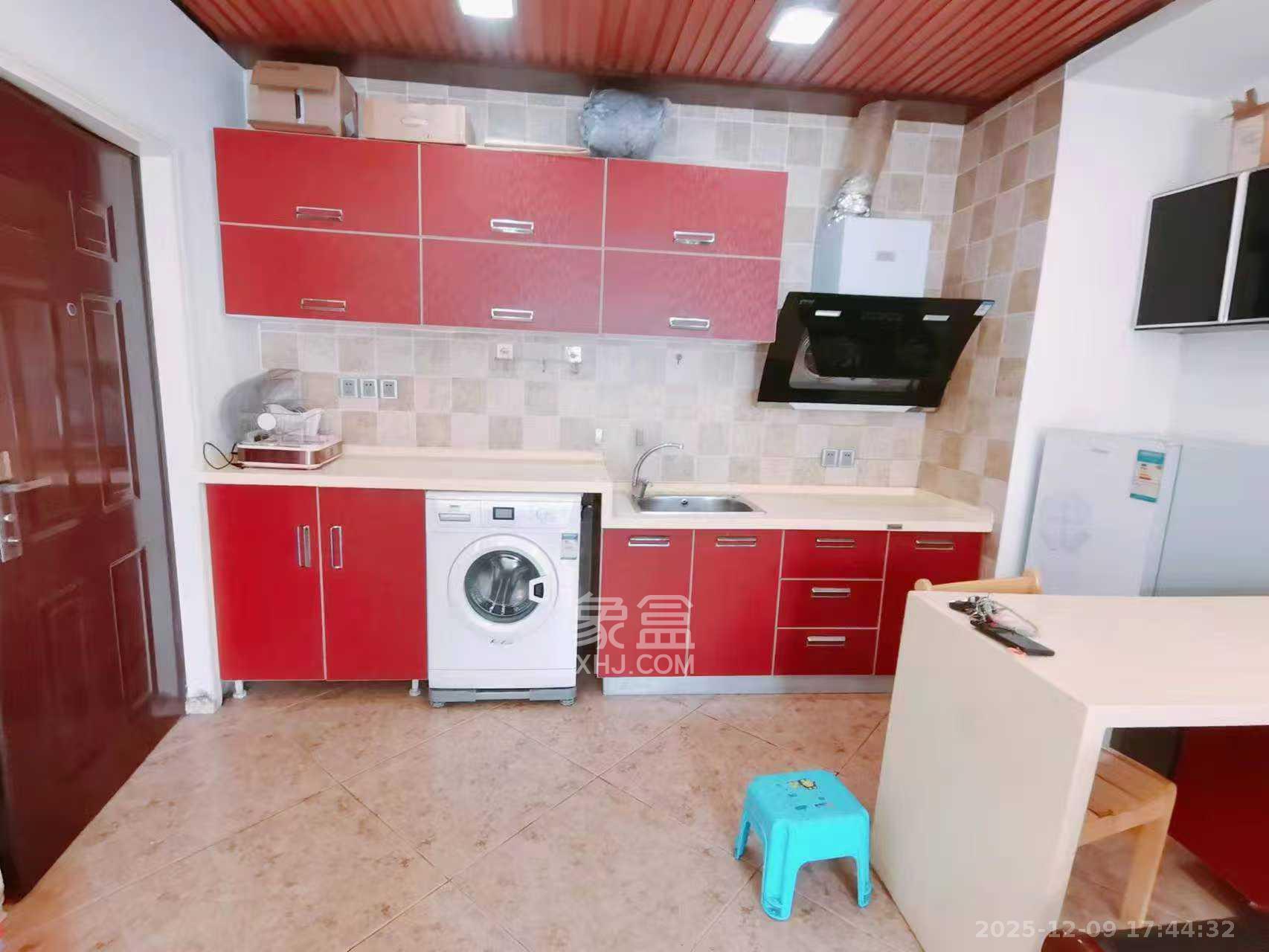 阳光100二期  1室1厅1卫    2000.0元/月室内图