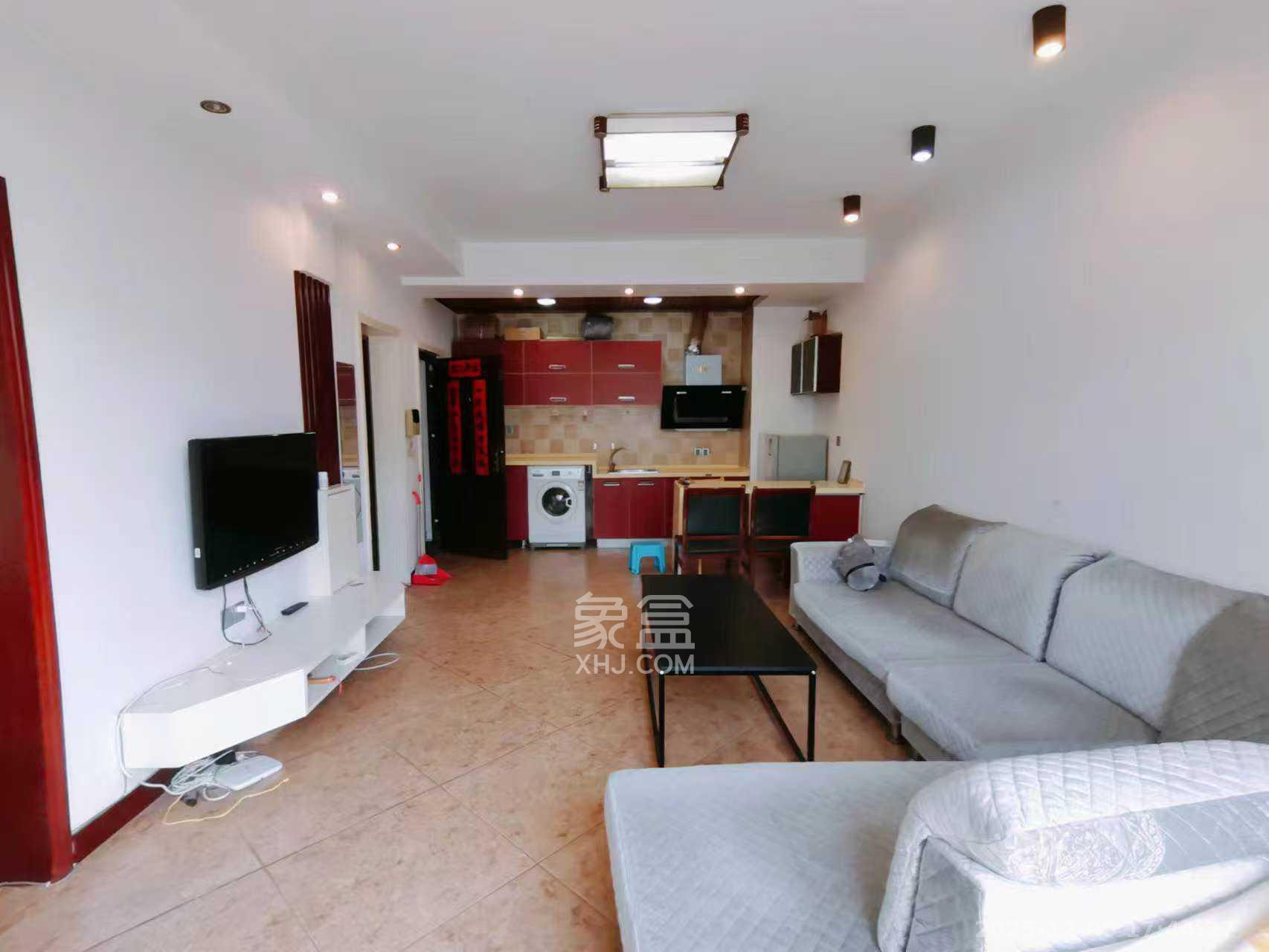 阳光100二期  1室1厅1卫    2000.0元/月