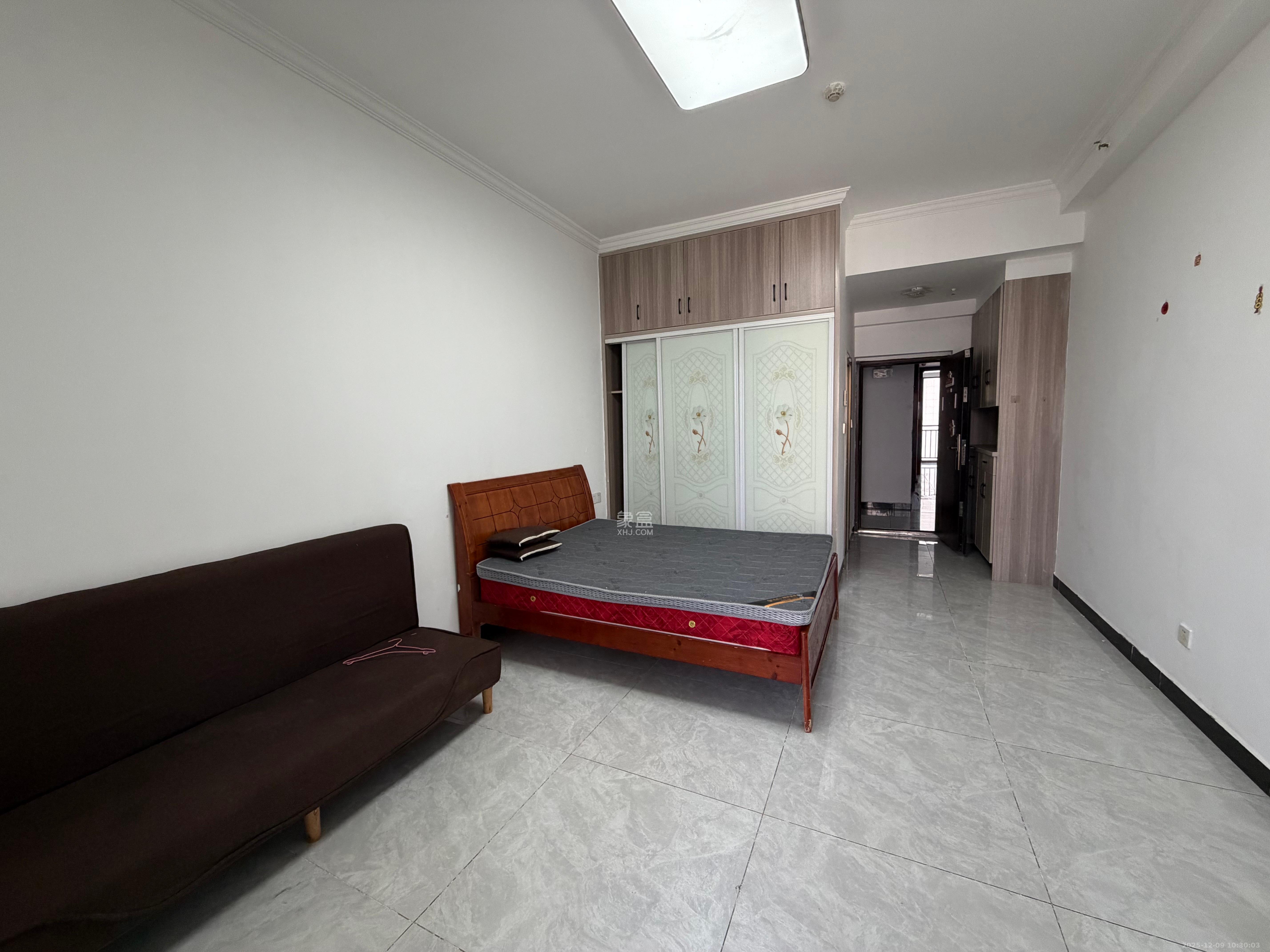 国泰九龙湾  1室1厅1卫    1200.0元/月