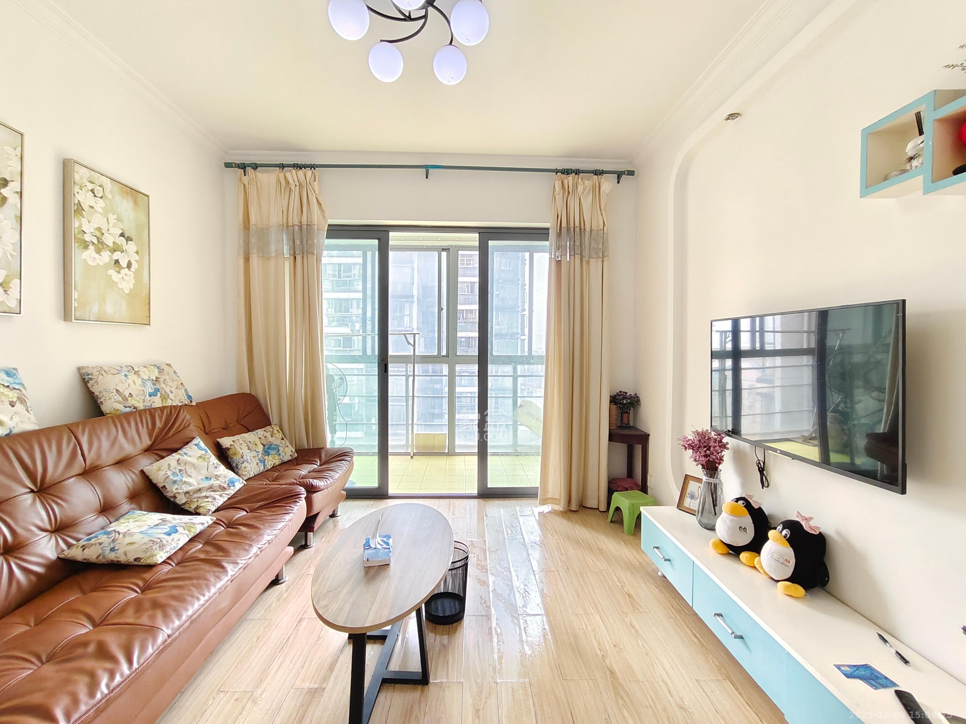 银港水晶城  2室2厅1卫    2200.0元/月