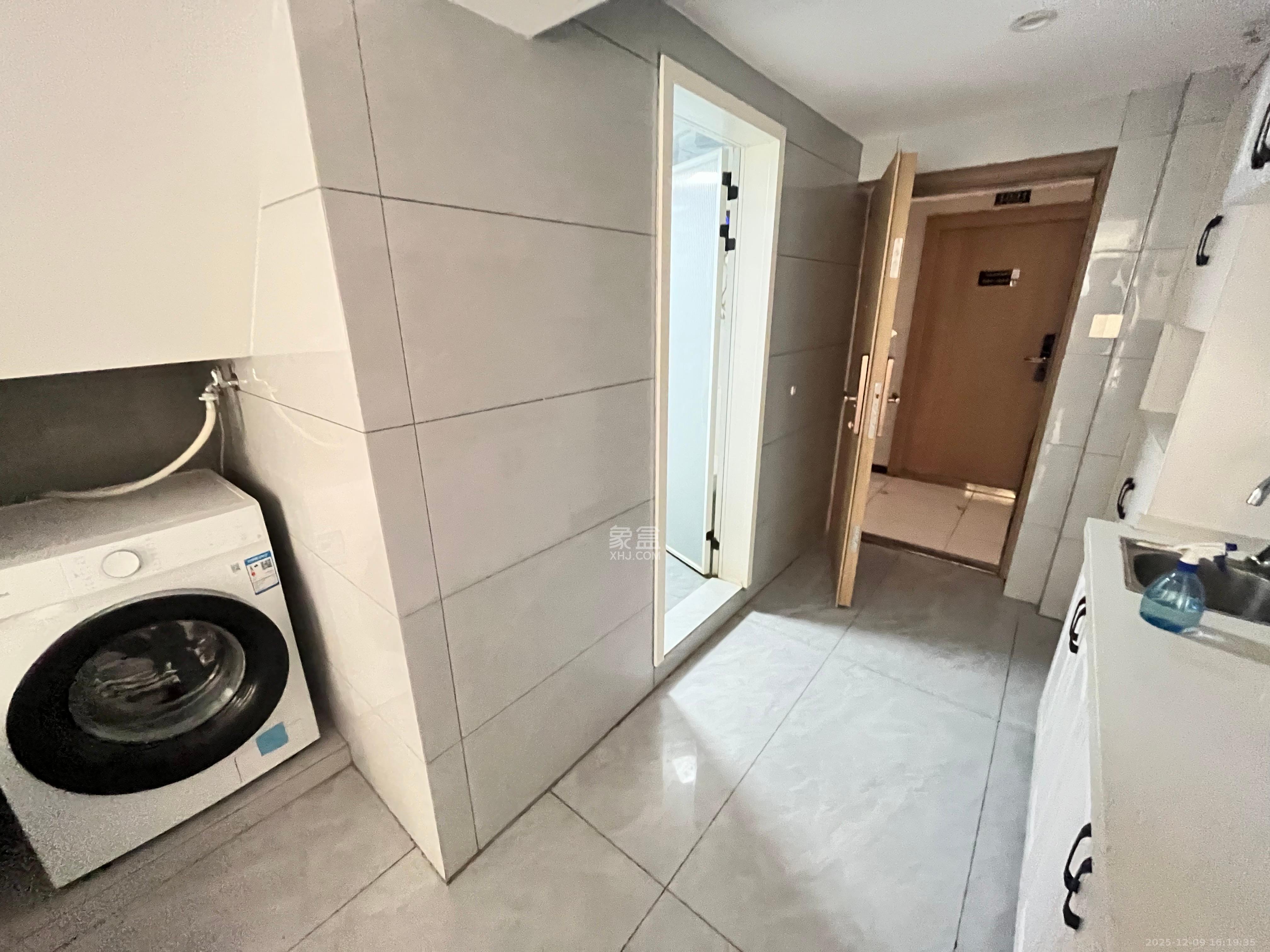 卓越江岸  1室0厅0卫    2500.0元/月室内图