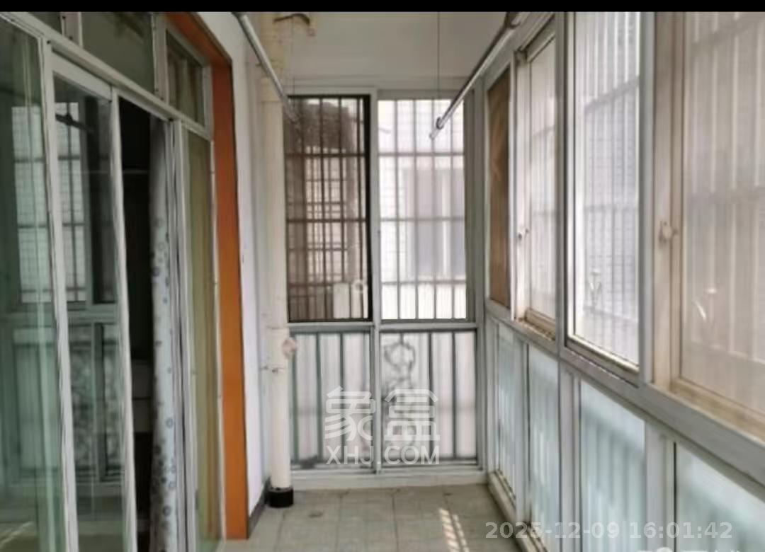 湘绣城 3室2厅2卫 1500.0元/月 湘绣城 3室2厅2卫 1500.0元/月室内图