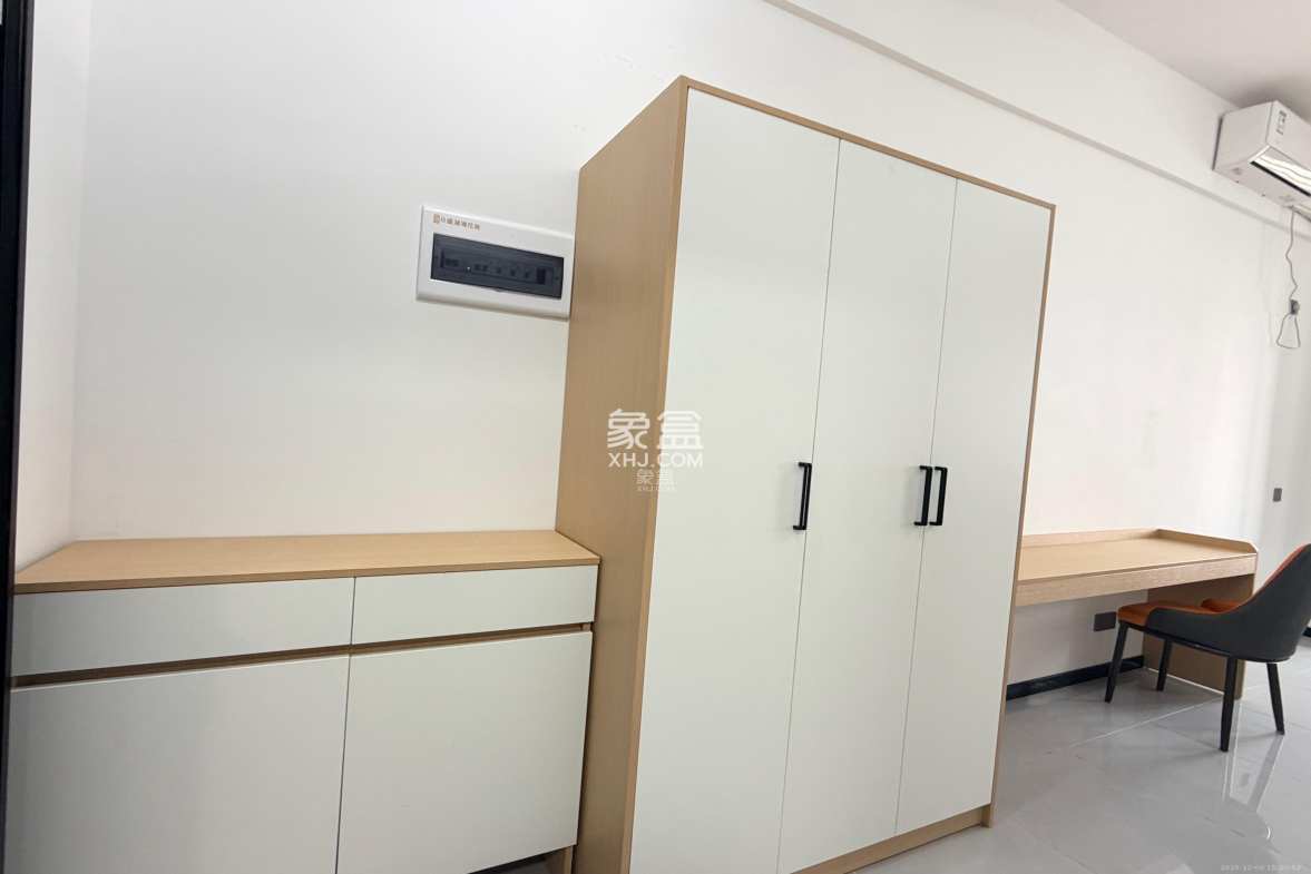 日盛湖湘花苑 1室0厅1卫 1300.0元/月 日盛湖湘花苑 1室0厅1卫 1300.0元/月室内图