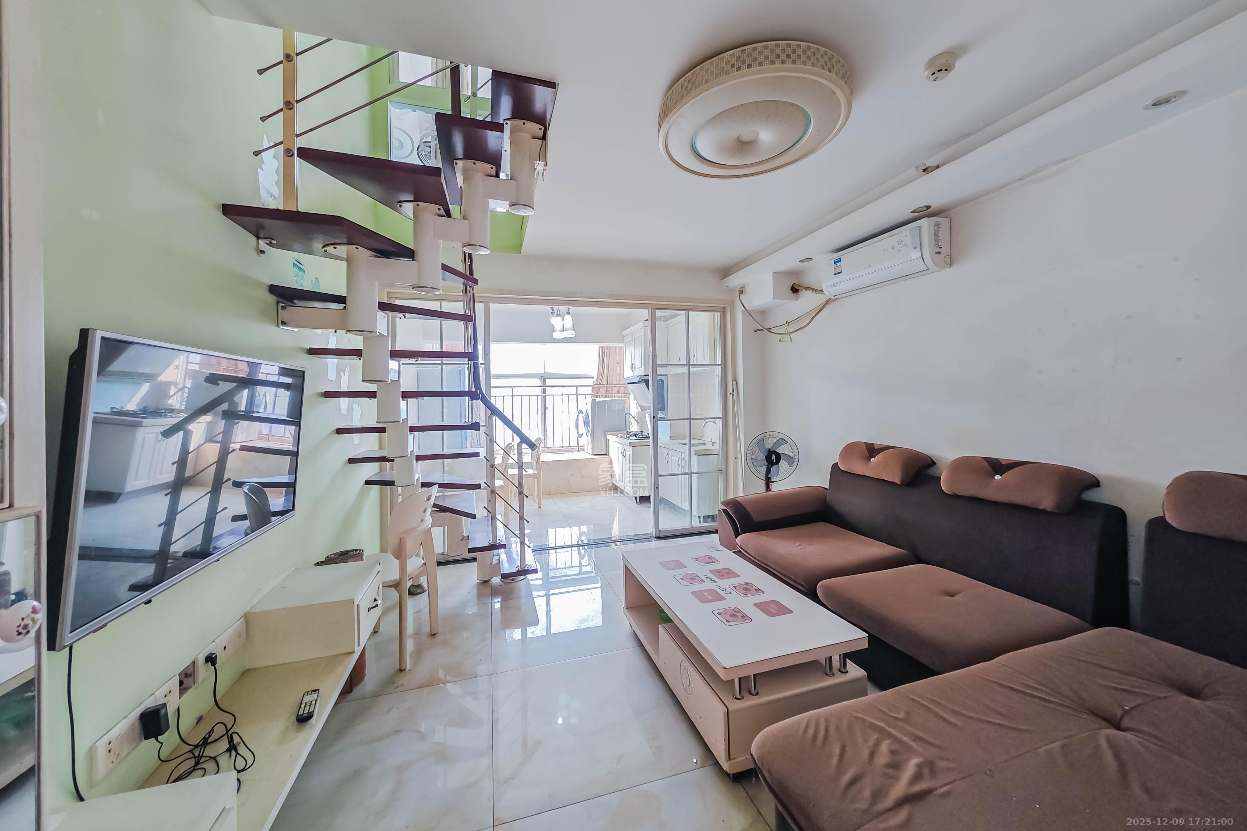 金色loft（鑫秋大厦）  2室2厅1卫    36.5万