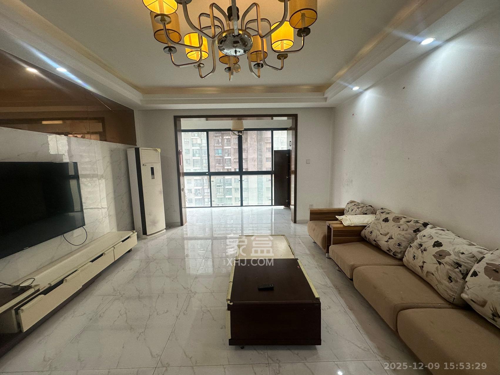 湘江世纪城鸿江苑  3室2厅2卫    2400.0元/月