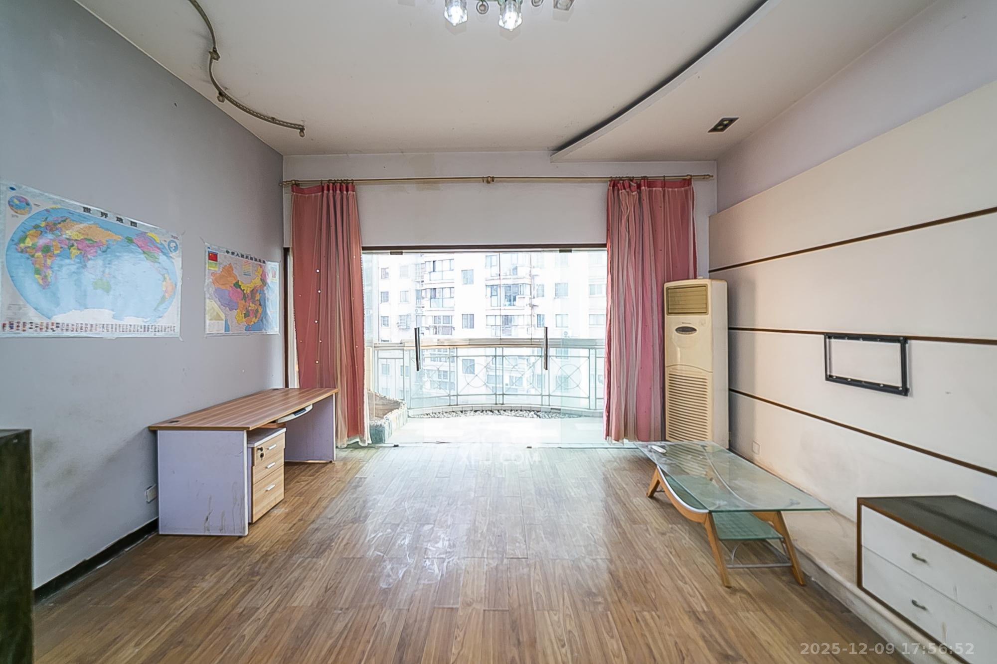 湘银嘉园  3室2厅2卫    90.0万