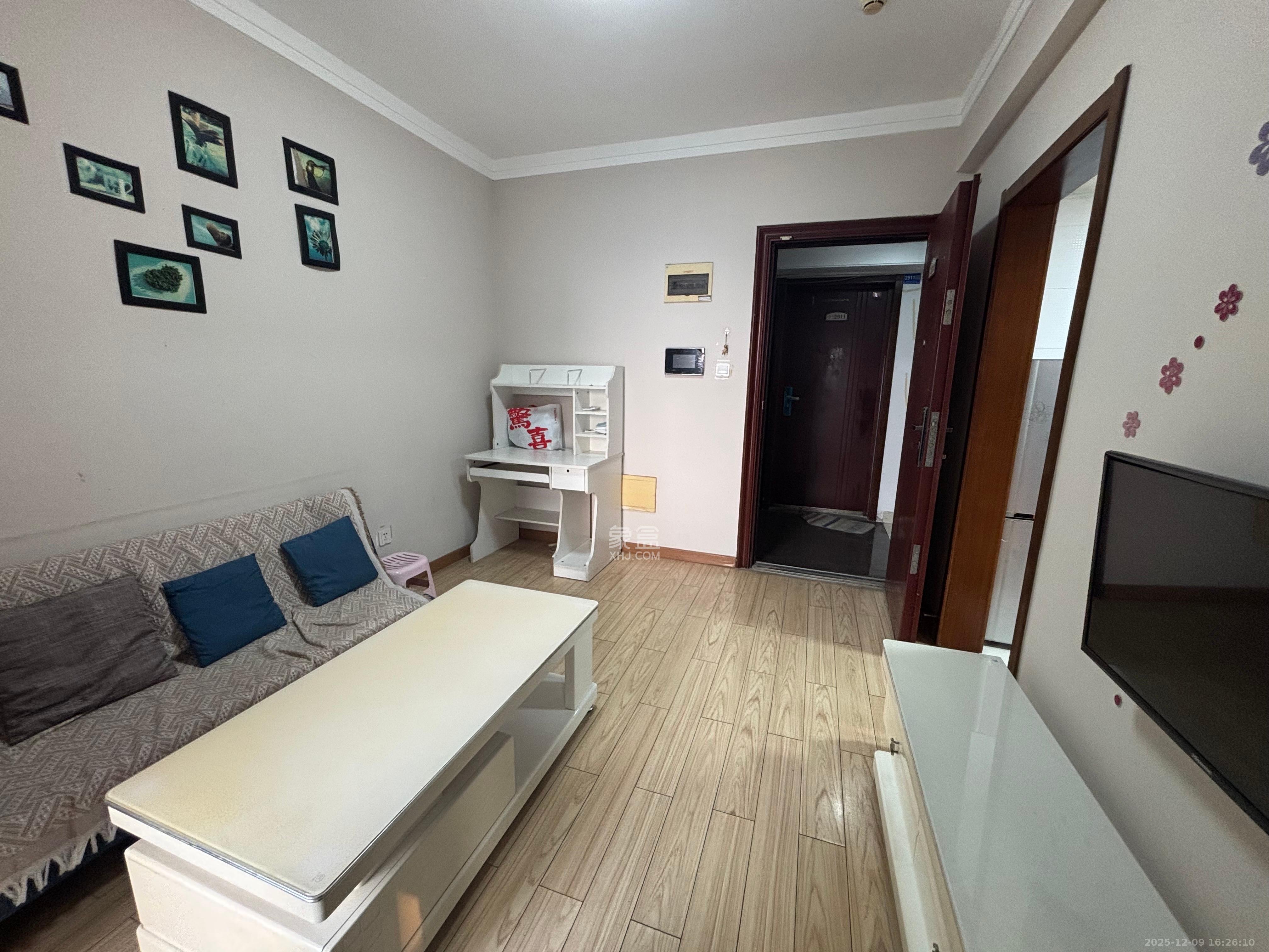 藏珑湖上国际花园  1室1厅1卫    1800.0元/月